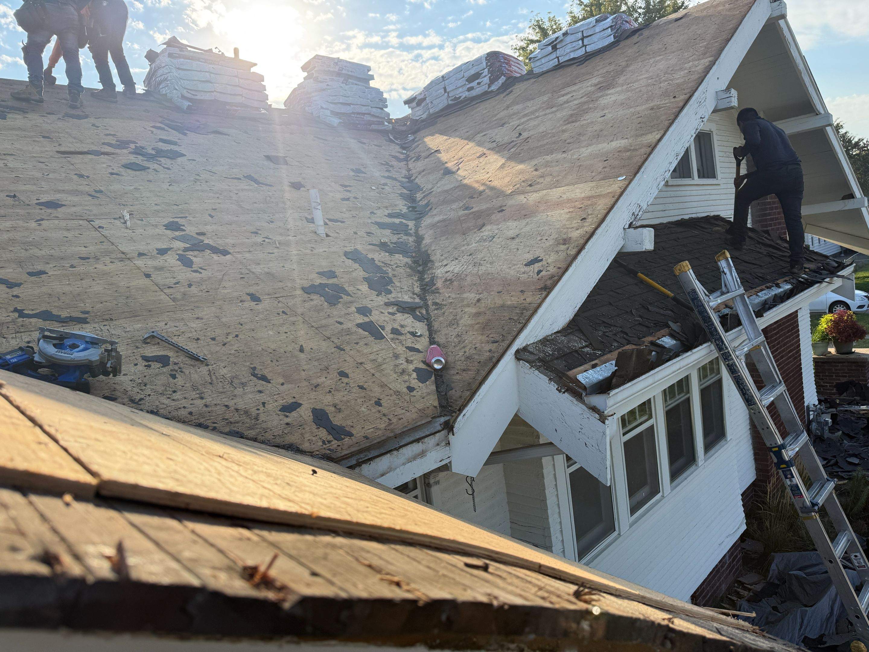 Full Residential Roof Replacement and Detached Garage Roofing in Council Bluffs by Star Home