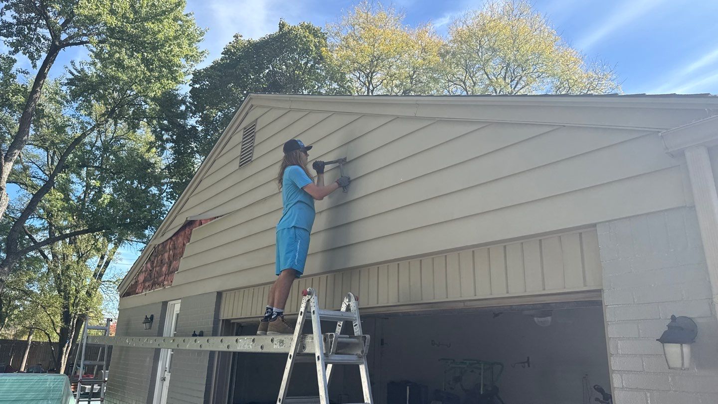 Siding Replacement using Alside S7 Cedar Mill Grain Storm Grey by 180 Contractors