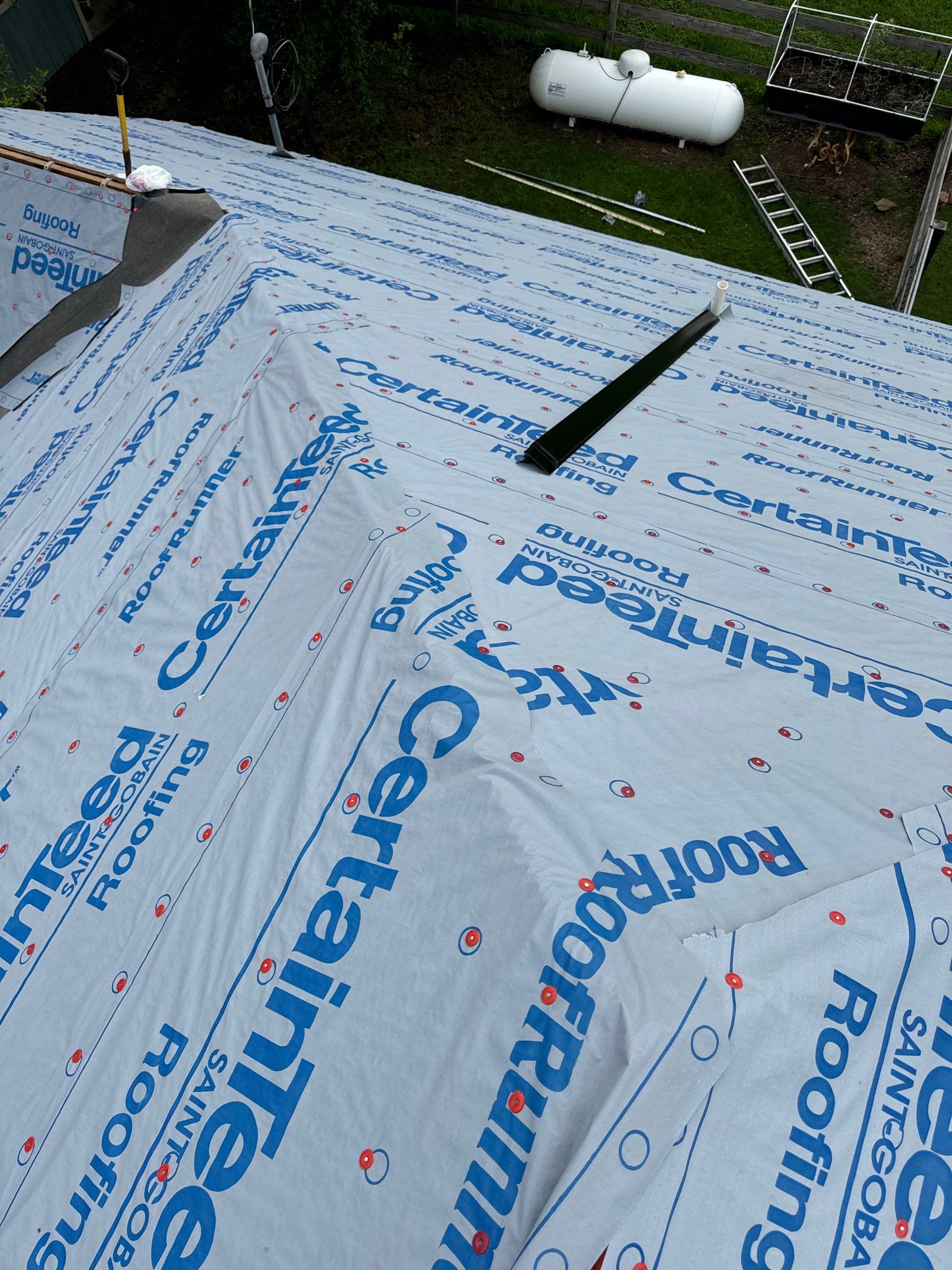 Mont Belvieu Roof Installation using Atlas Pinnacle Pristine by Modern BYLT Roofing & Construction