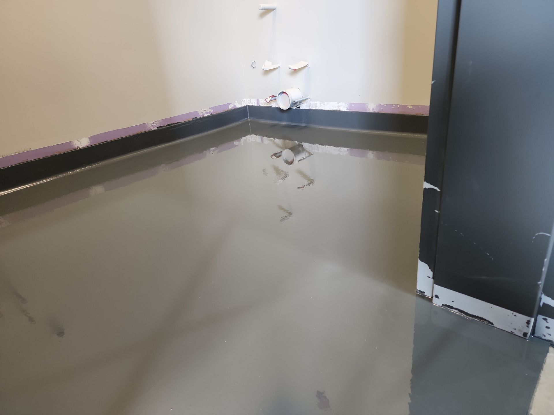 Pepsi Warehouse Concrete Polishing by Seamless Surfaces