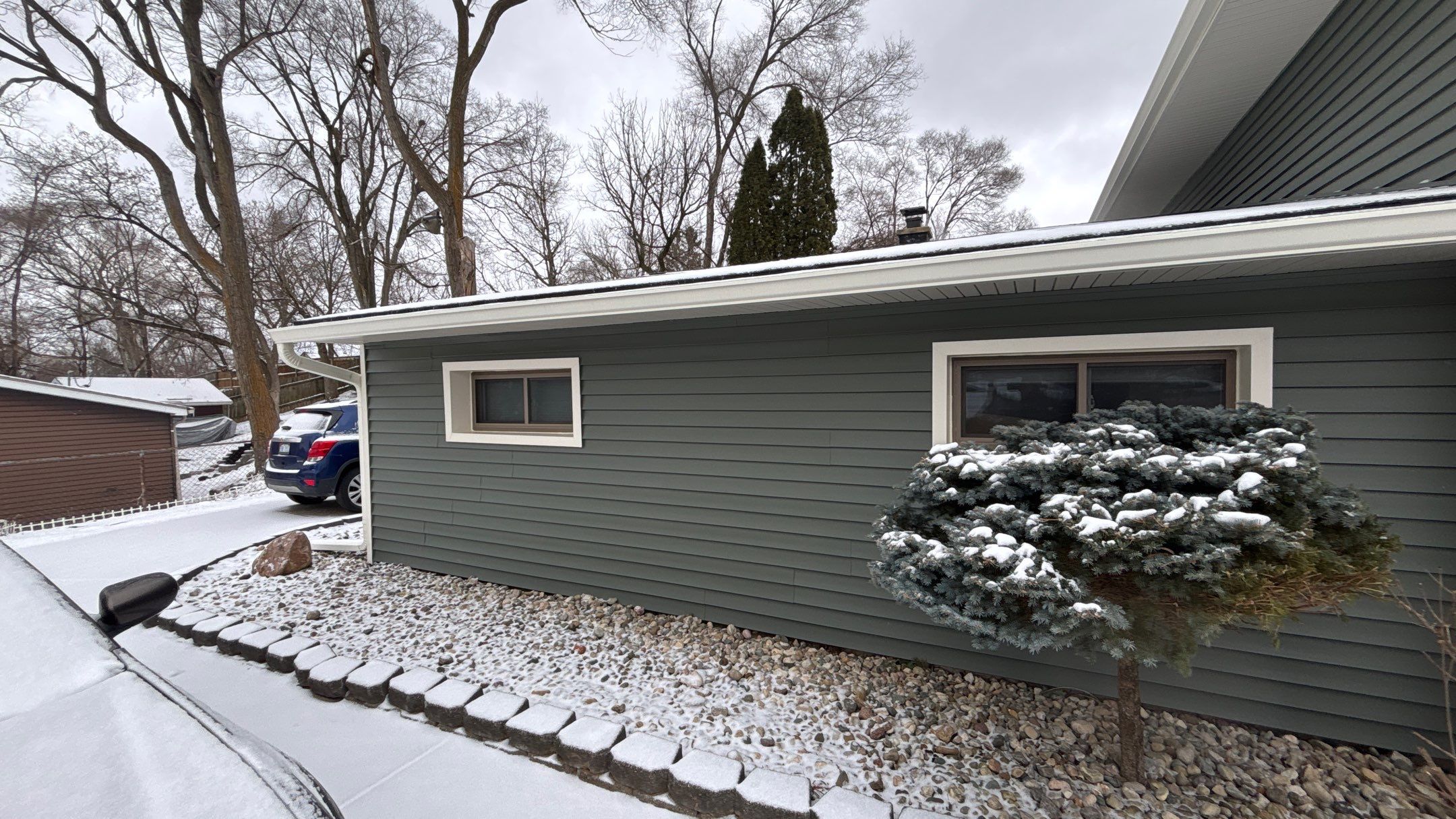 Siding Replacement using Alside Charter Oak D4.5" by 180 Contractors