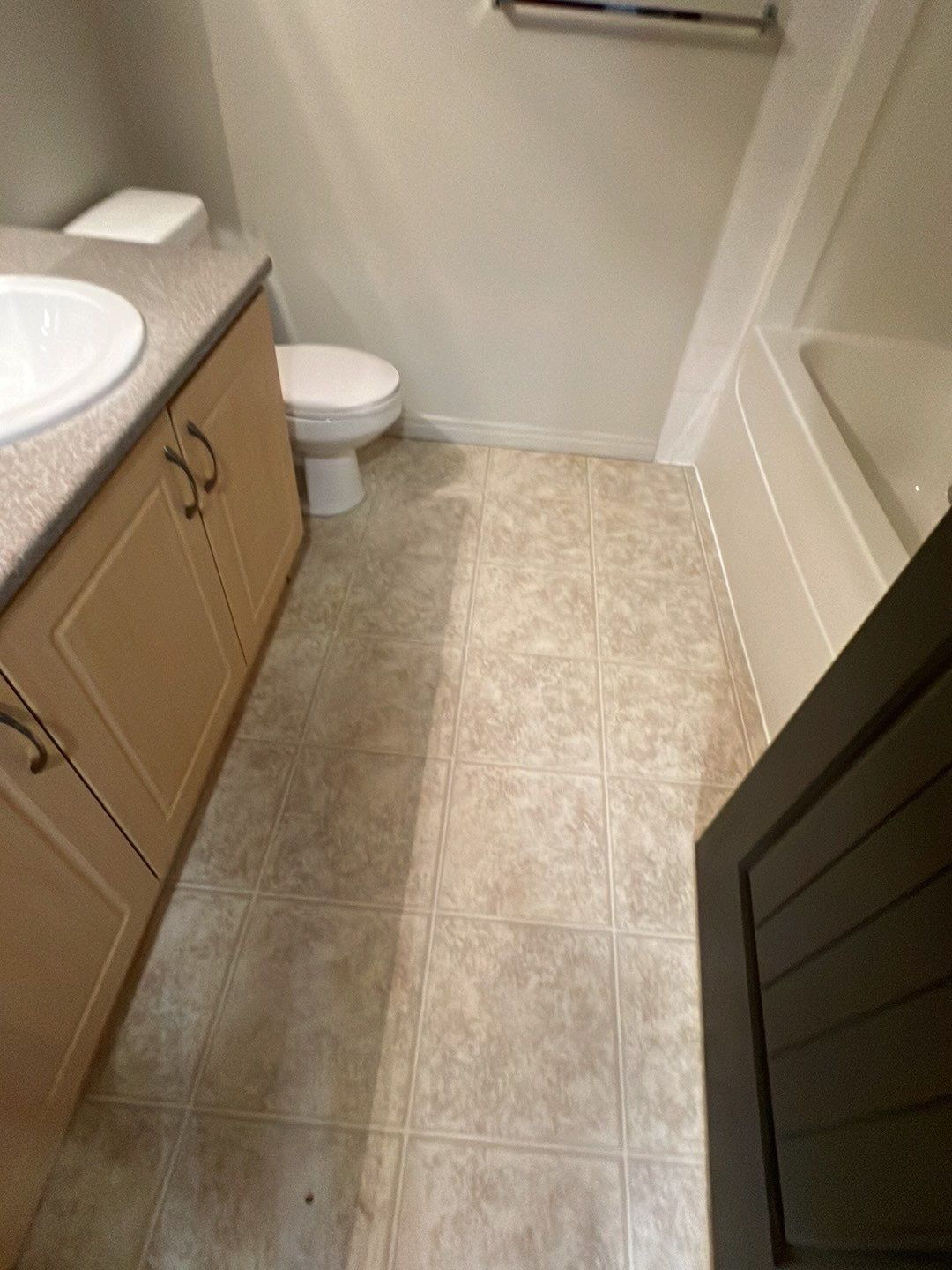 Moveout Clean - Very dirty by Tidyups Cleaning Service Inc