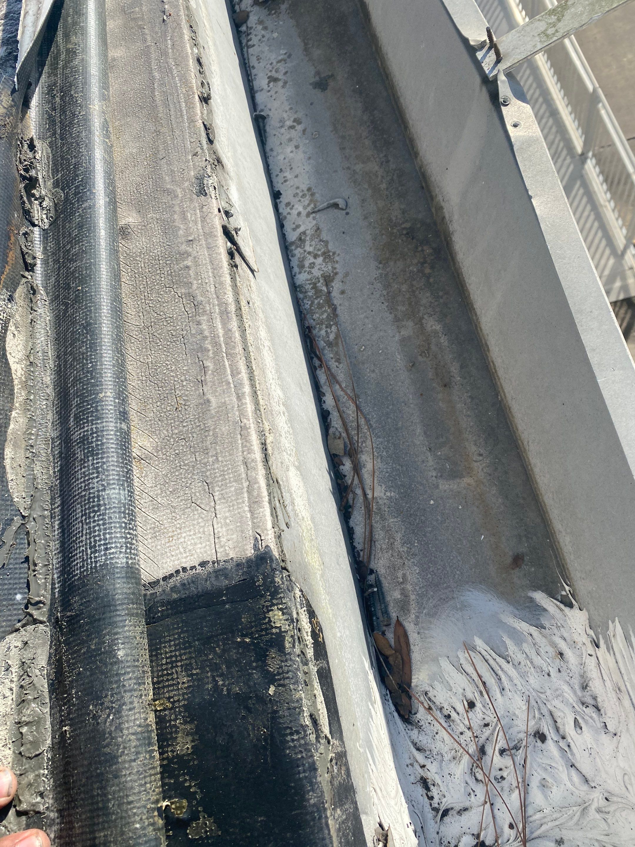 7-Inch Seamless Gutters for Commercial Installation in Sarasota FL by Gutter Professors