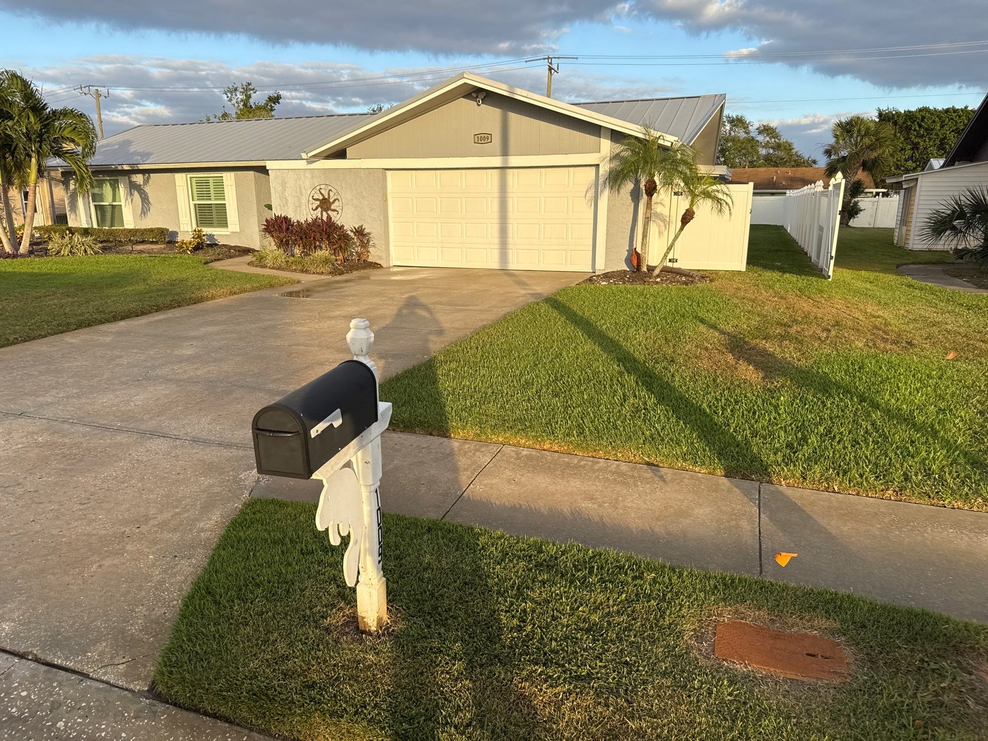 West Bradenton Pressure Washing and Rust Treatment by Sunshine AquaWash