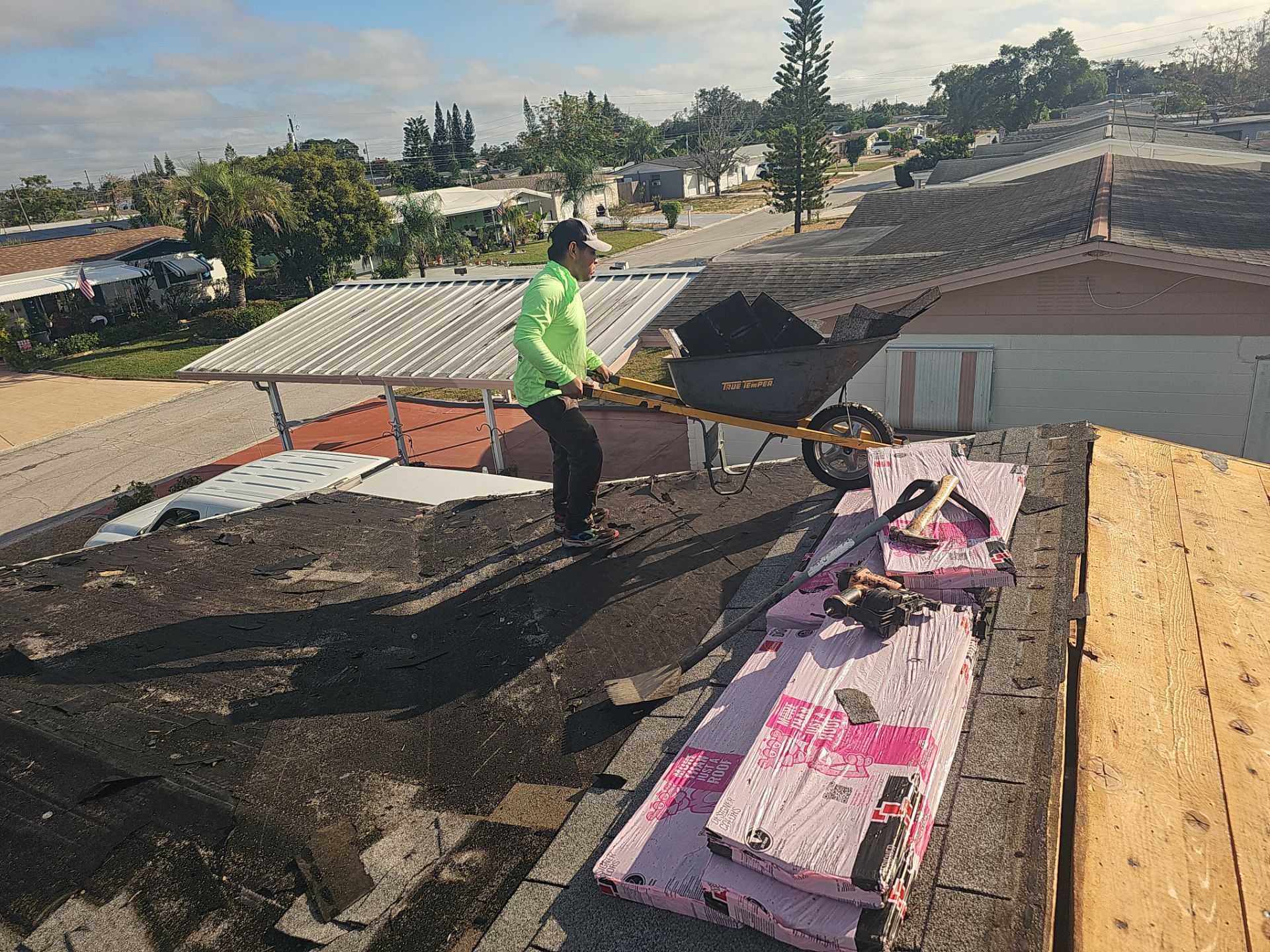 Project in Holiday 34690 by Mitchell Roofing Company LLC 