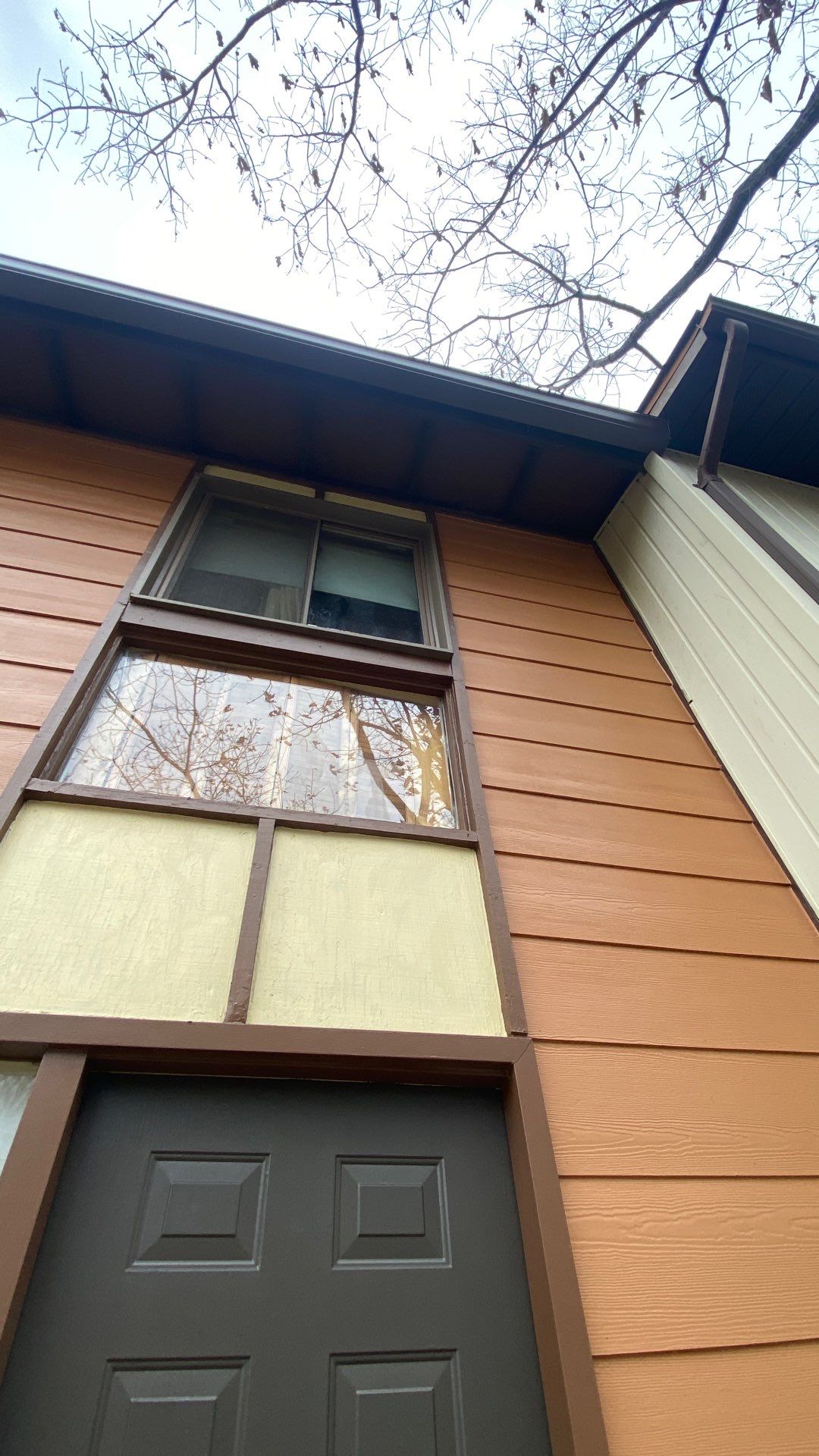 Reston: Residential Siding Replacement with James Hardie Statement Beaded Plank in Cappuccino Muffin by RM Banning, Inc.