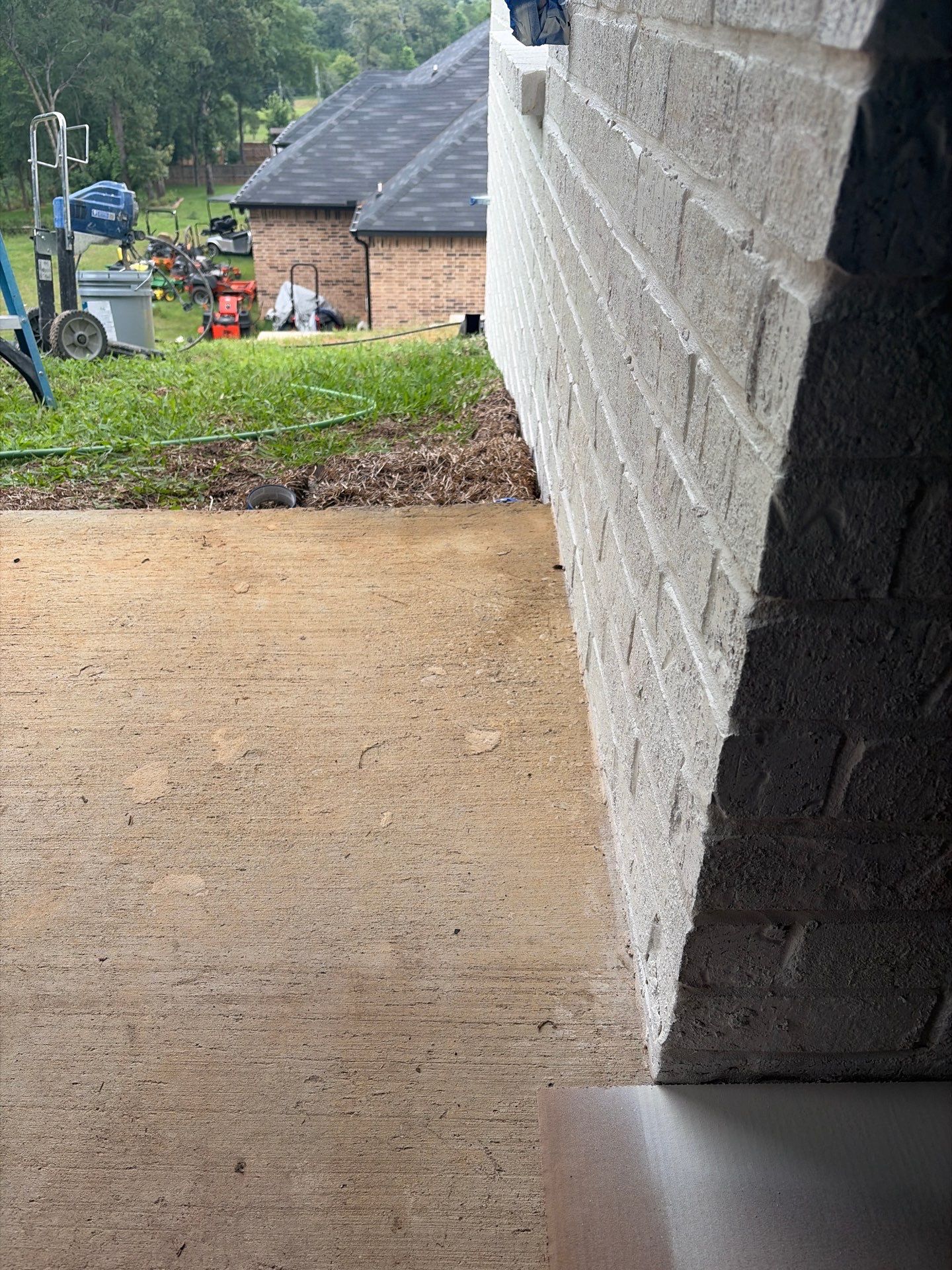 Bright Brick Repaint in Tyler, TX by Quality Coats Painting