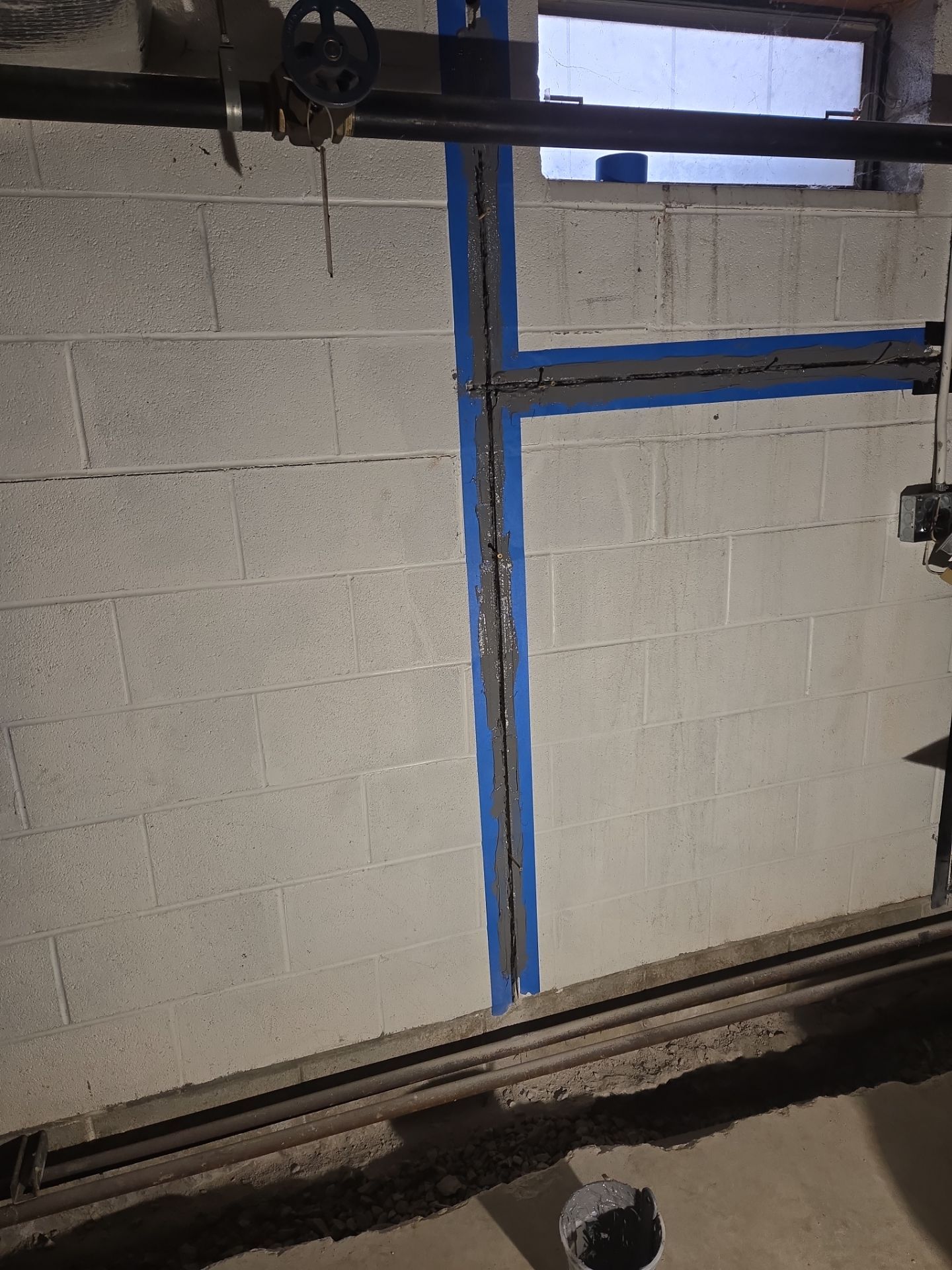 Interior Basement Waterproofing System with Embedded Fiber Reinforcement by Toledo Basement Repair 