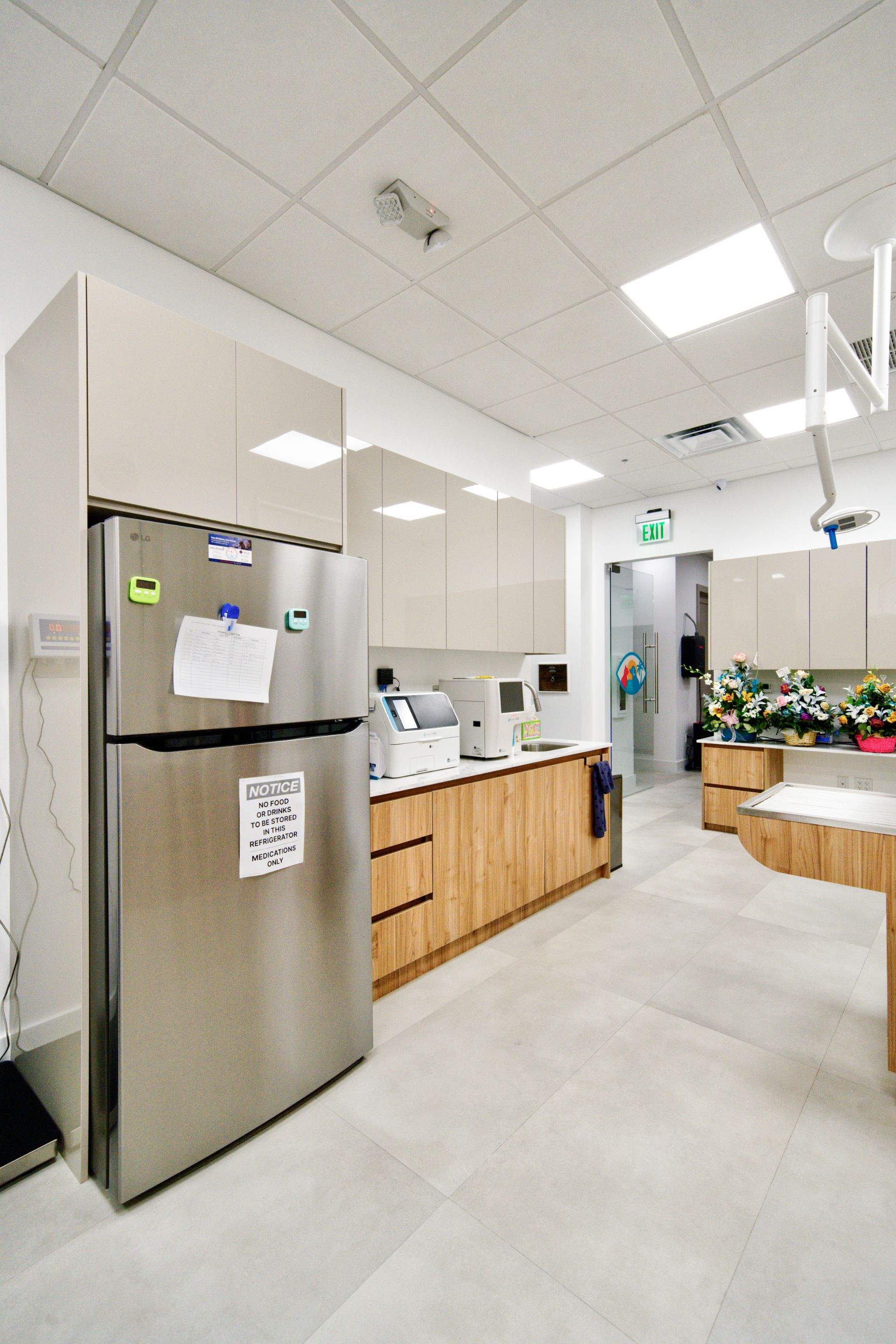 Happy Pet Eyes by Ruiz Construction Inc