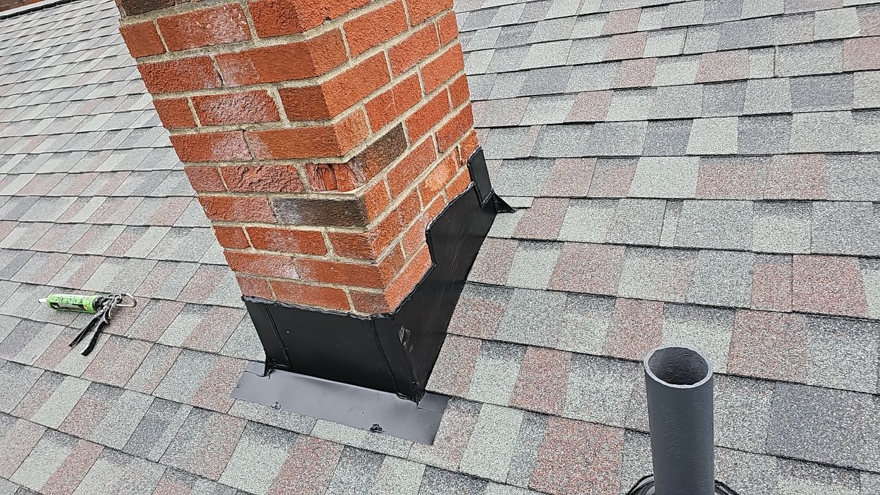 ATLAS PINNACLE COLOR: SUMMER STORM DRIP EDGE: WHITE by Eagle Eye Roofing
