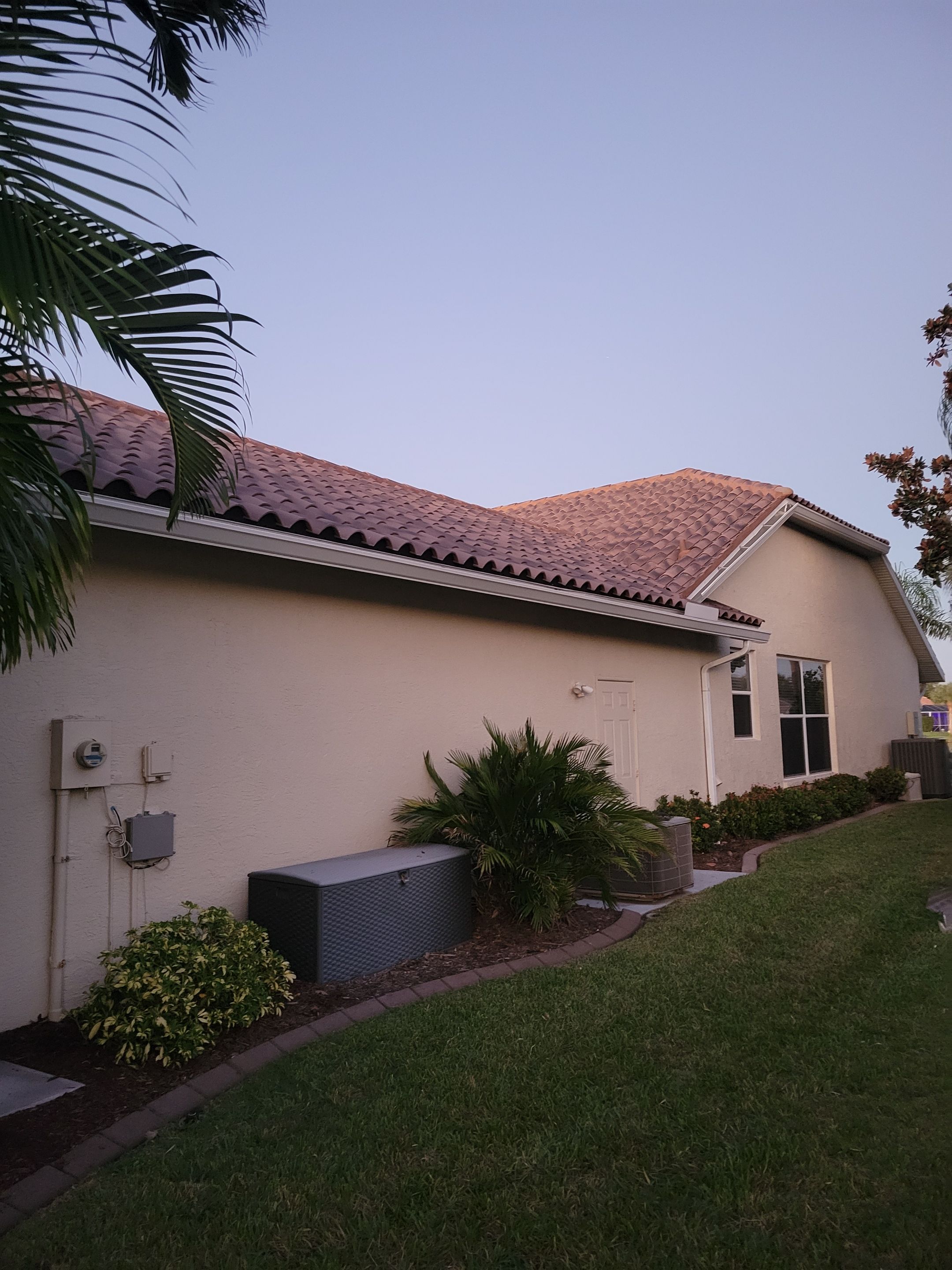 Modern 7 inch K-Style Gutters in Fort Myers FL by Gutter Professors