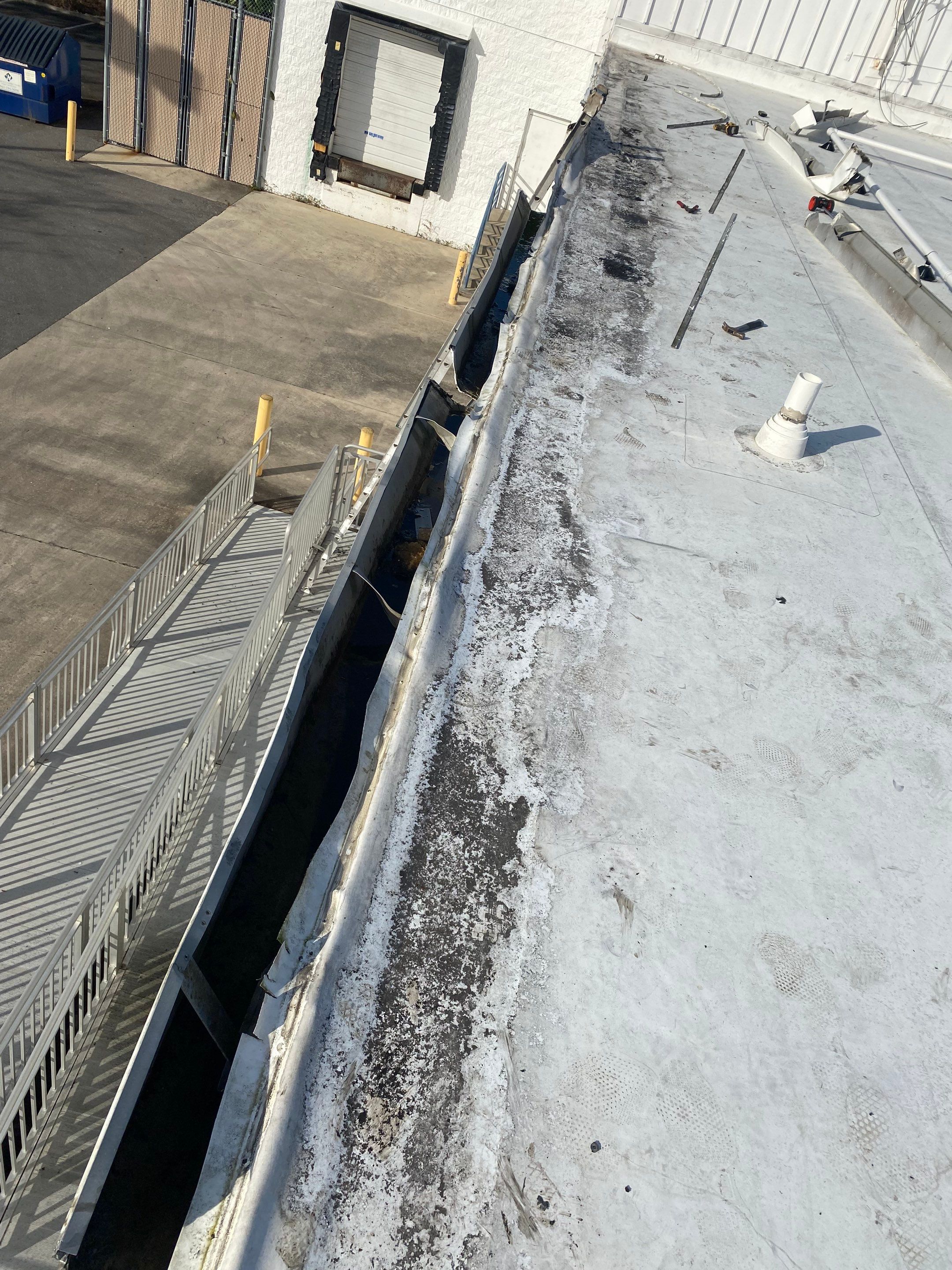 7-Inch Seamless Gutters for Commercial Installation in Sarasota FL by Gutter Professors