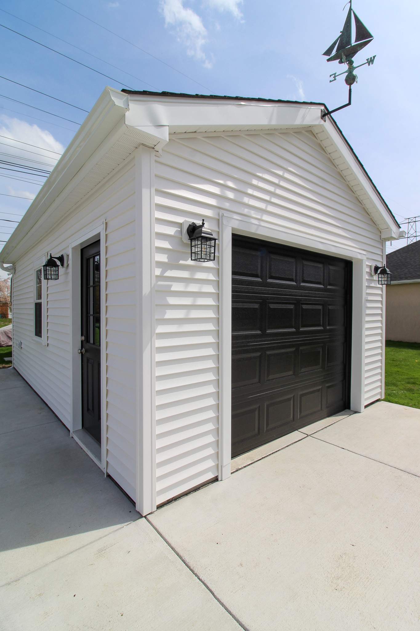 Garage by Ivy Lea Construction