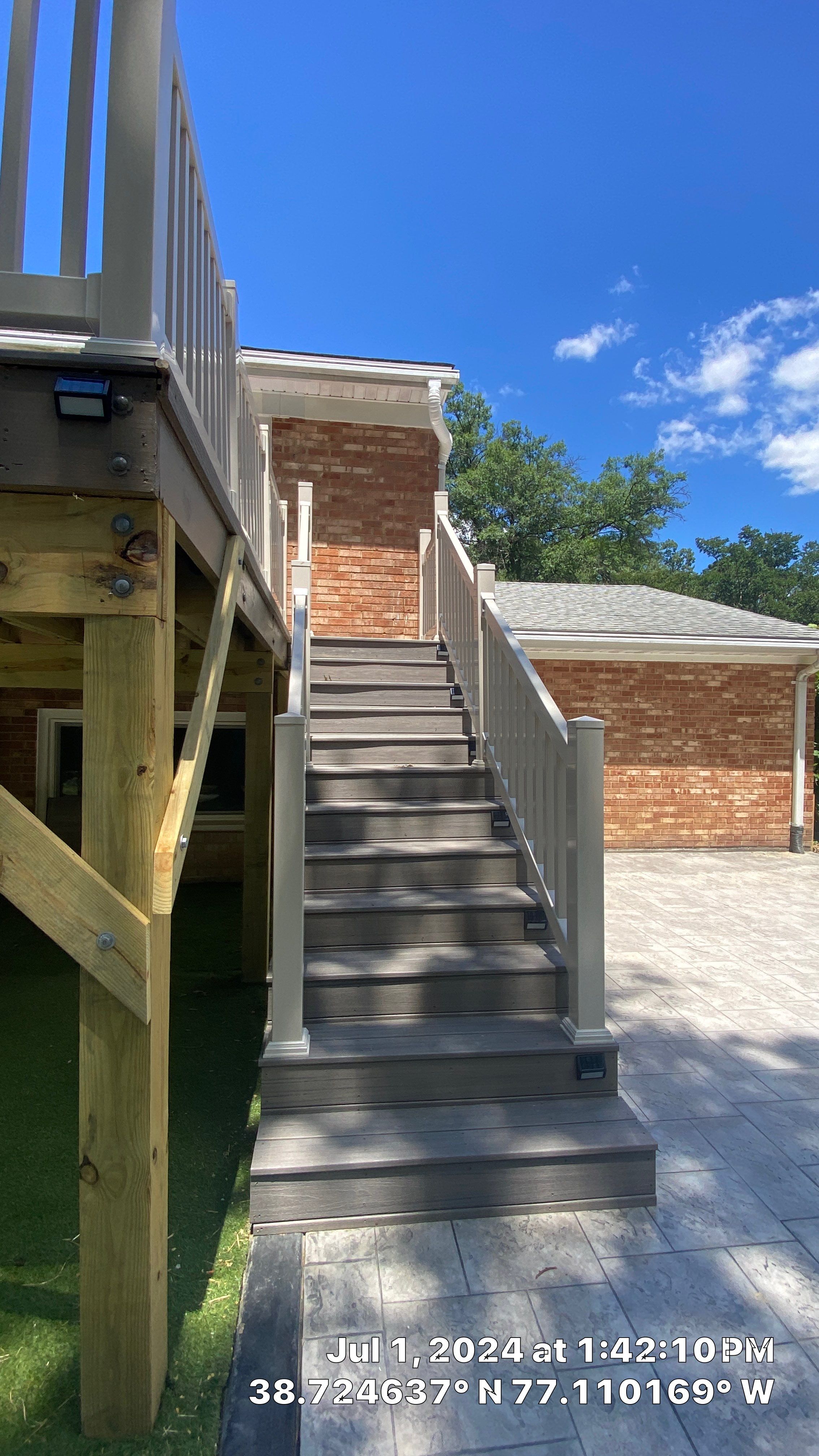 Deck & stamping patio   by Jesus Master Handyman LLC 