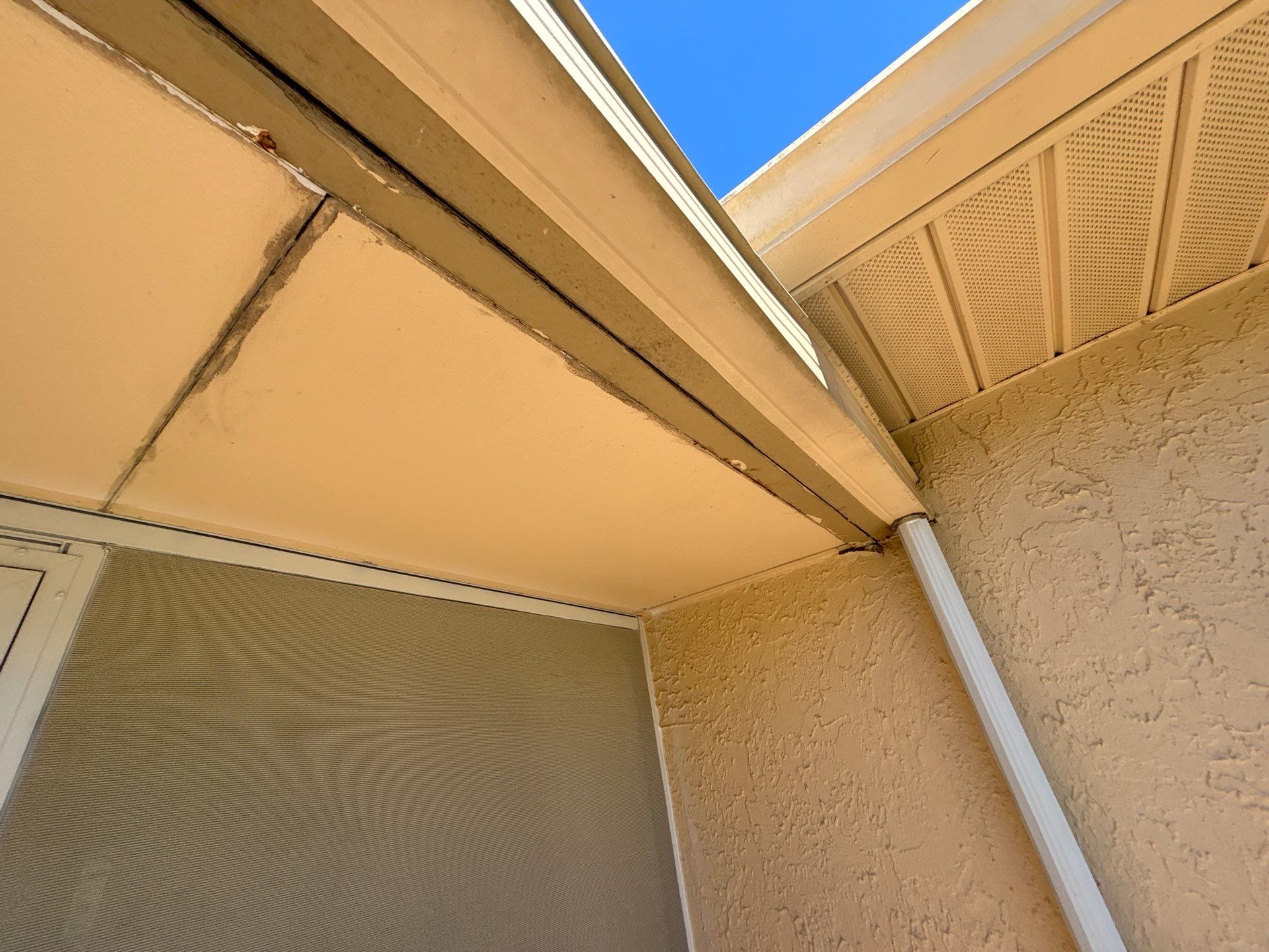 White Vinyl Gutters Installation in Sarasota FL by Gutter Professors
