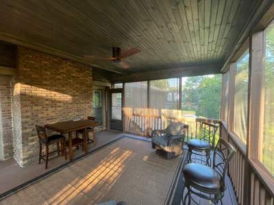 Camero Lane - Screened Porch