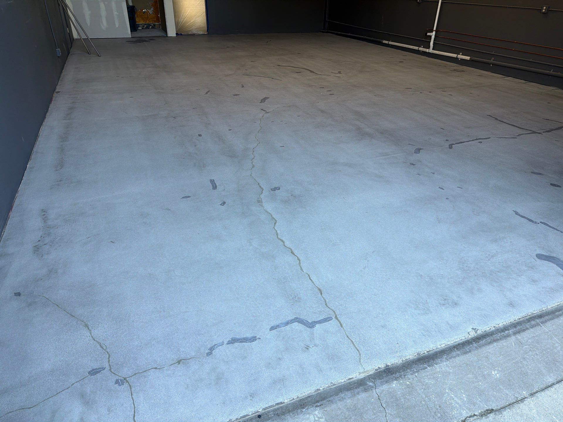 Custom Chip Polyurea Floor Coating for San Luis Obispo Commercial Unit by MGP Coatings