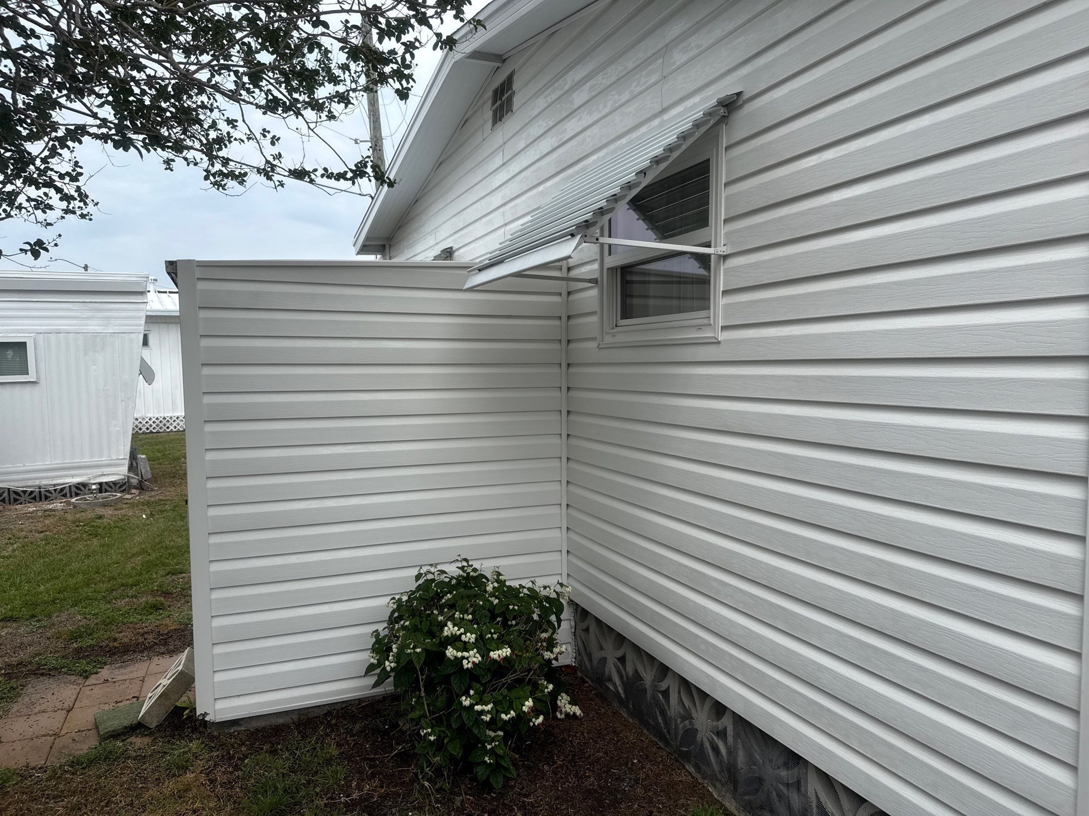 Mobile Home Soft Wash in Desoto/Tidevue Estates – Ellenton, FL by Sunshine AquaWash