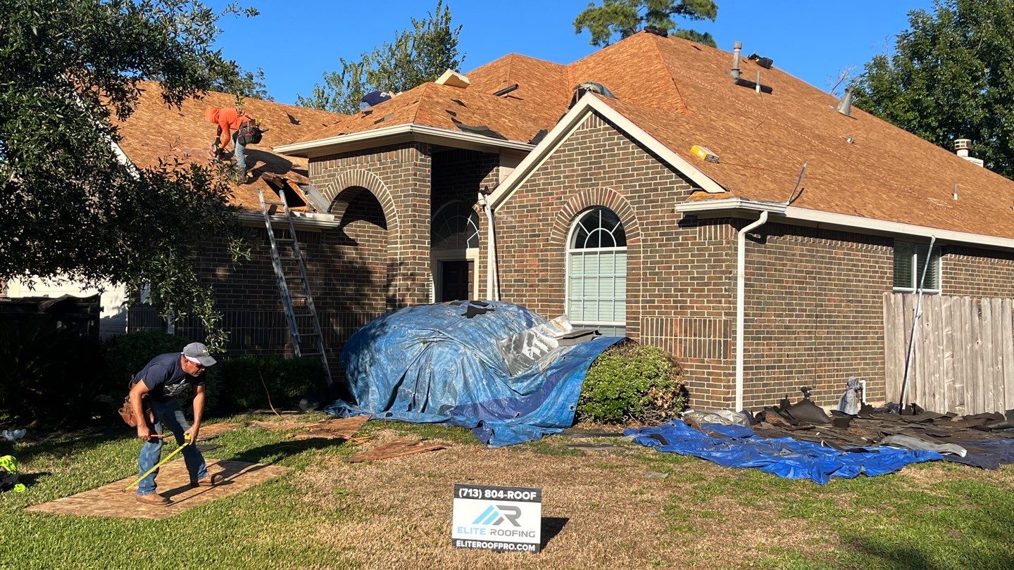 GAF HDZ - Weathered Wood by Elite Roofing LLC