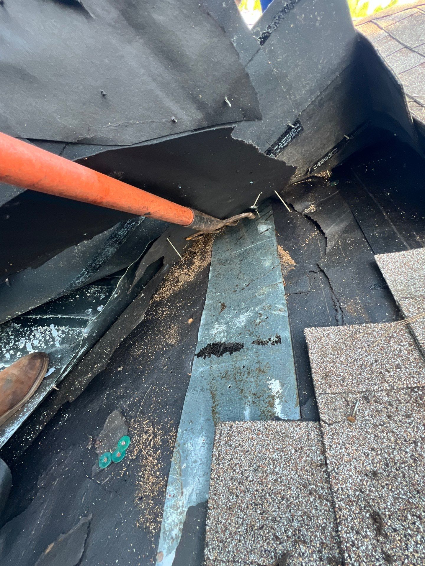 Residential Roofing Installation using Owen's Corning Duration (Lifetime) Shingles by Roof Repair Company