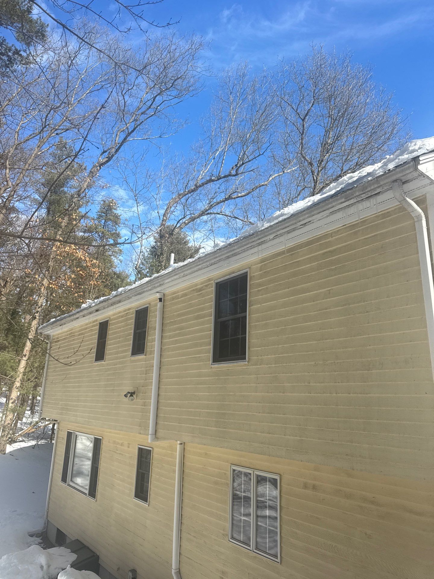 Ice Dam Removal & Snow Removal in Lexington, MA by Mighty Dog Roofing of Greater Middlesex County