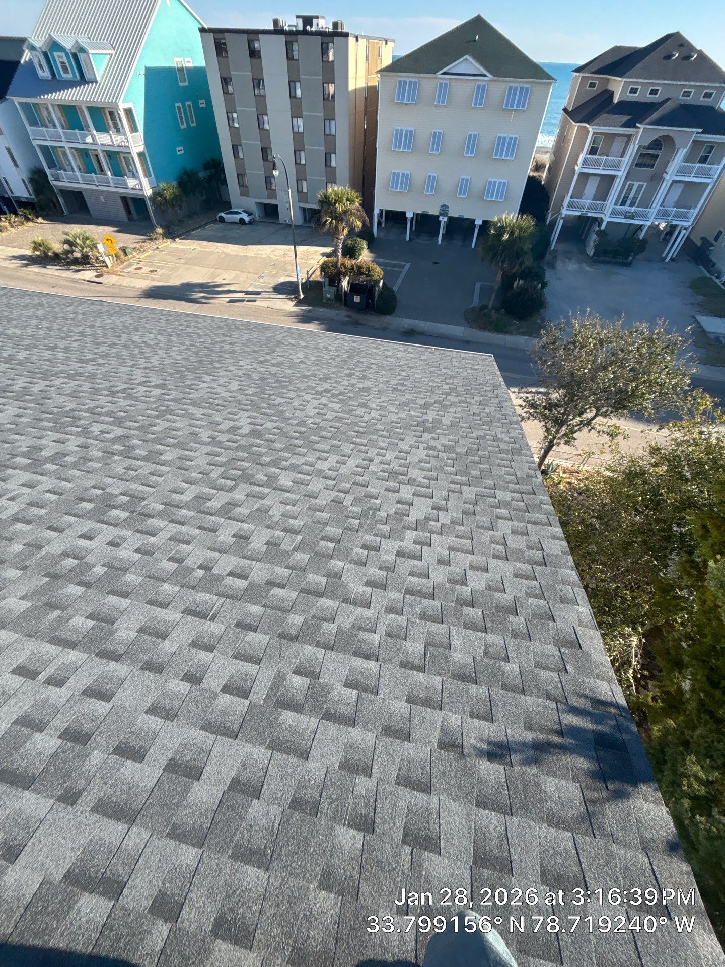 GAF HDZ - Charcoal by Linta Roofing