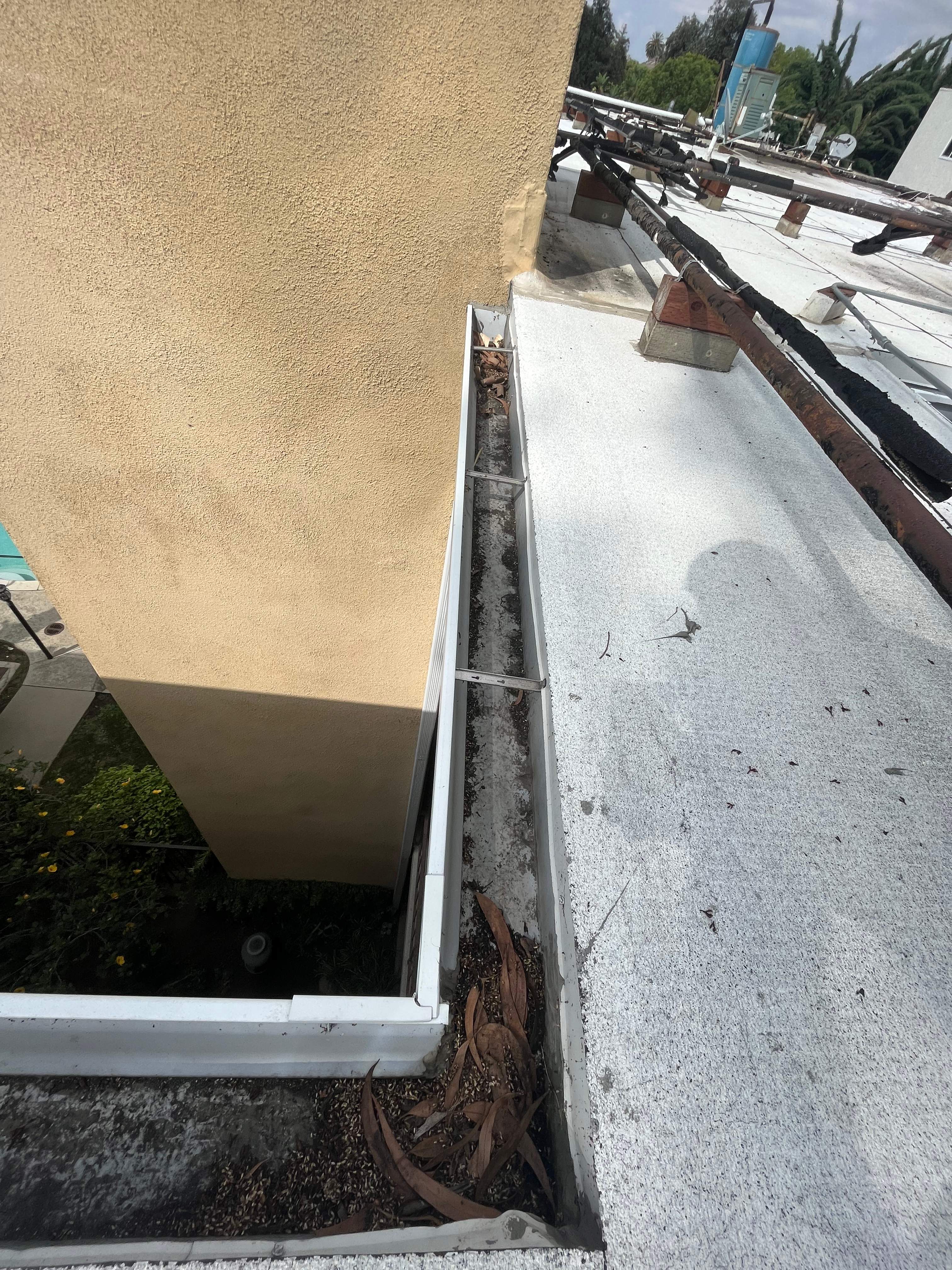 HOA Gutter Cleaning in Pasadena by Palm Coast Solar Cleaning