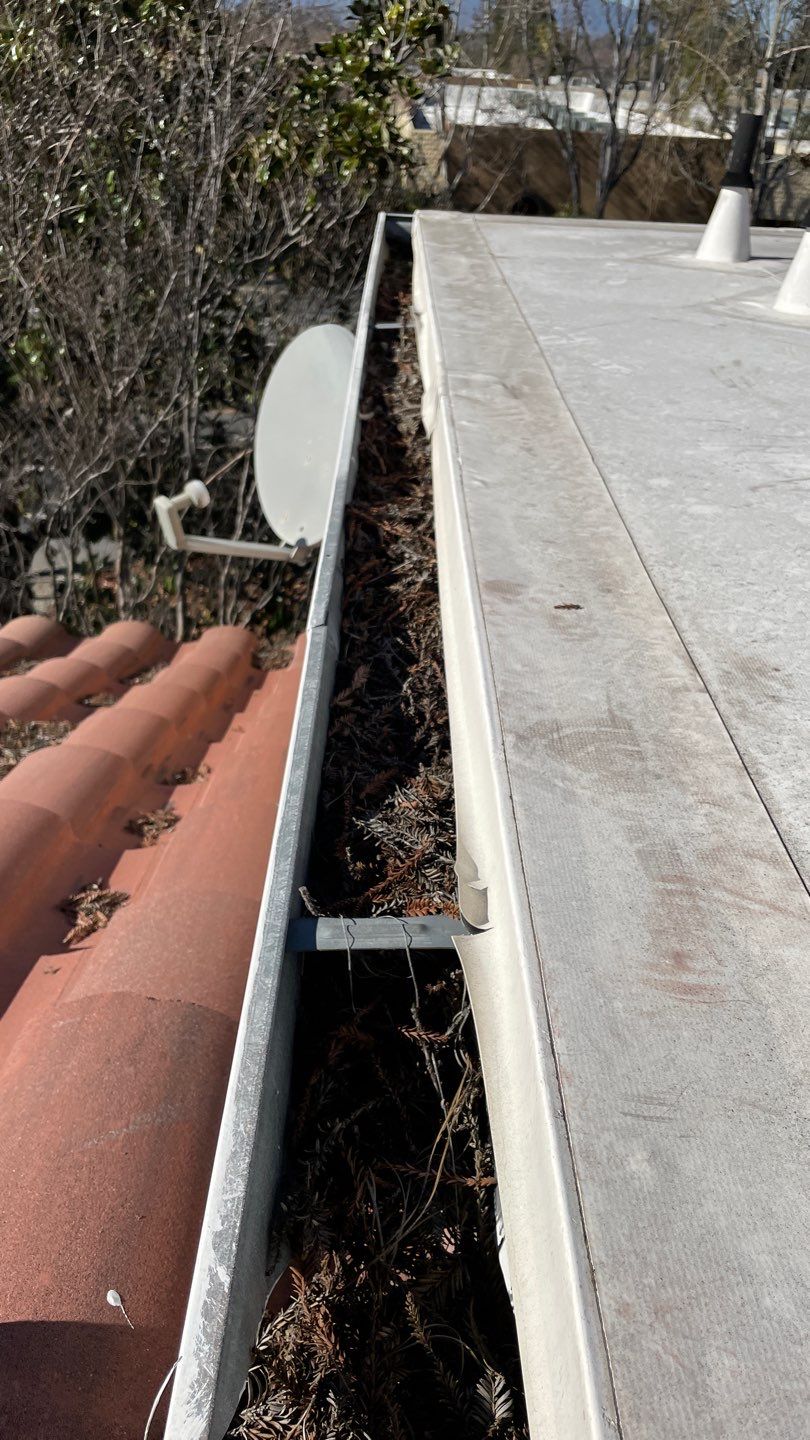 12-Unit HOA Gutter Cleaning in San Jose by All One Solar Shine