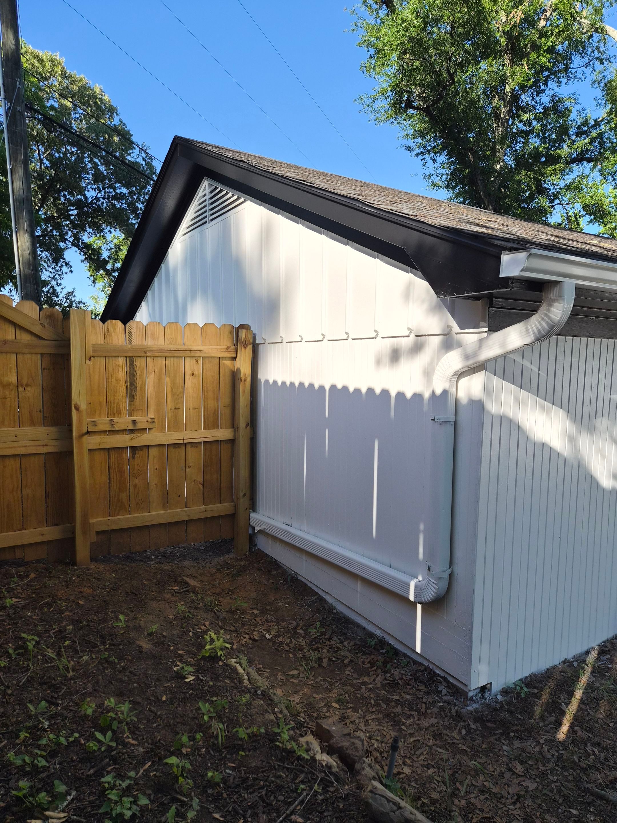 From Gray to Modern White: Exterior Repaint in Tyler, TX by Quality Coats Painting