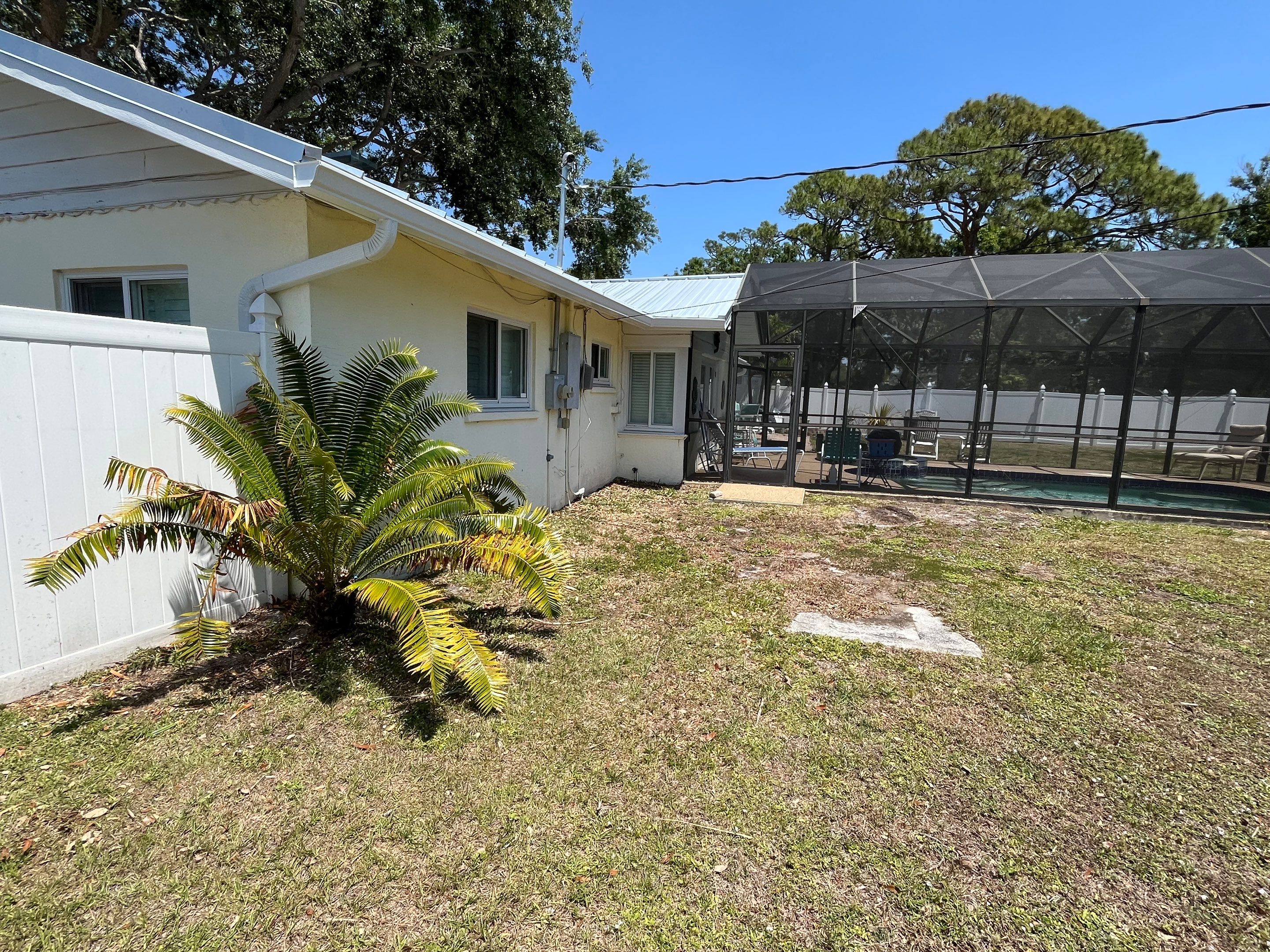 Soffit and Fascia Installation in Sarasota FL by Gutter Professors