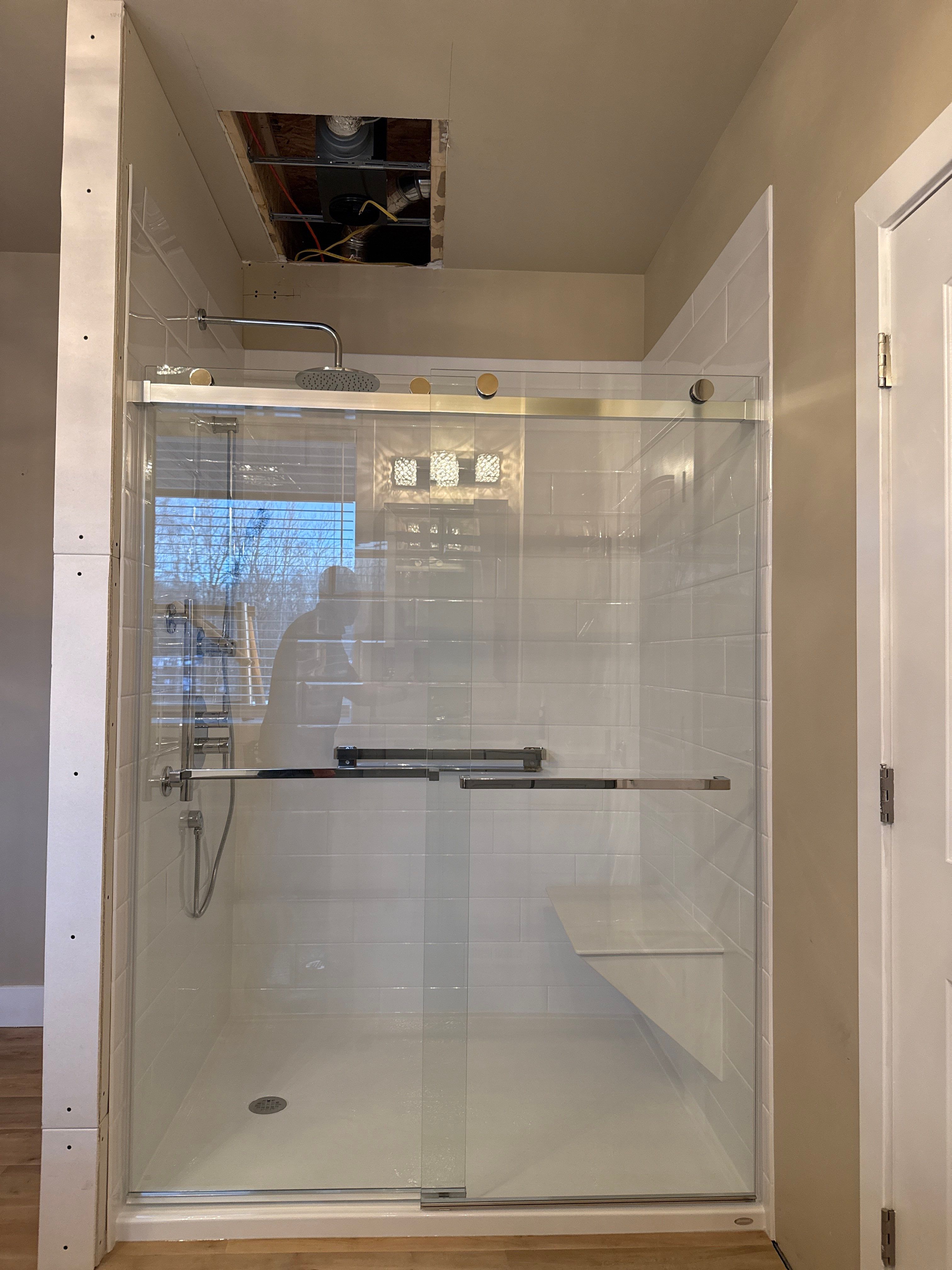 Traverse City Jacuzzi Bath and Shower Installation by Rainbow Seamless Systems