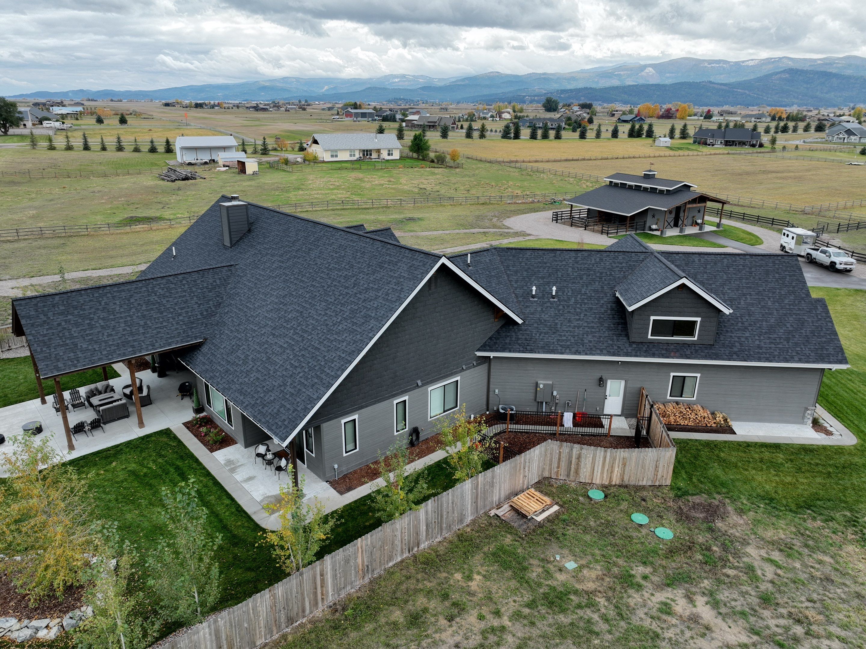 Owens Corning TruDefinition Duration - Onyx Black by Montana Roofing Solutions