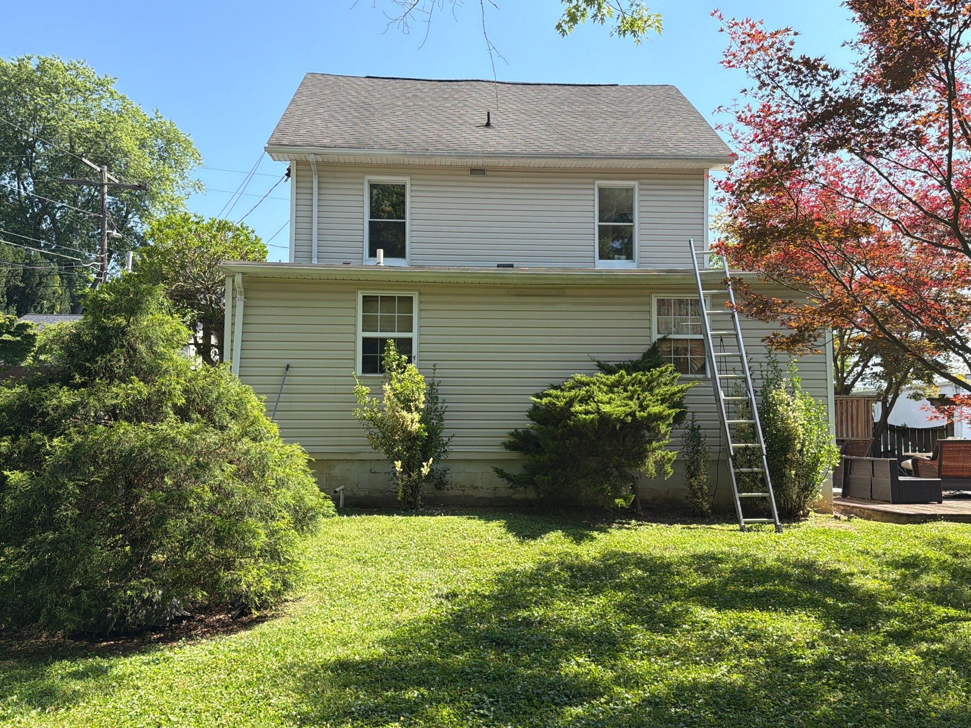 Whole-Property House Washing for Vinyl Siding and Stone Accents in Sykesville by Baltimore Pressure Washers Inc.