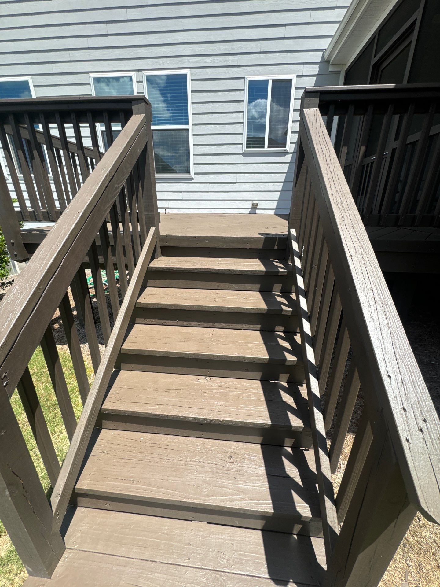Weathered Deck using AcryFin by DuraSeal