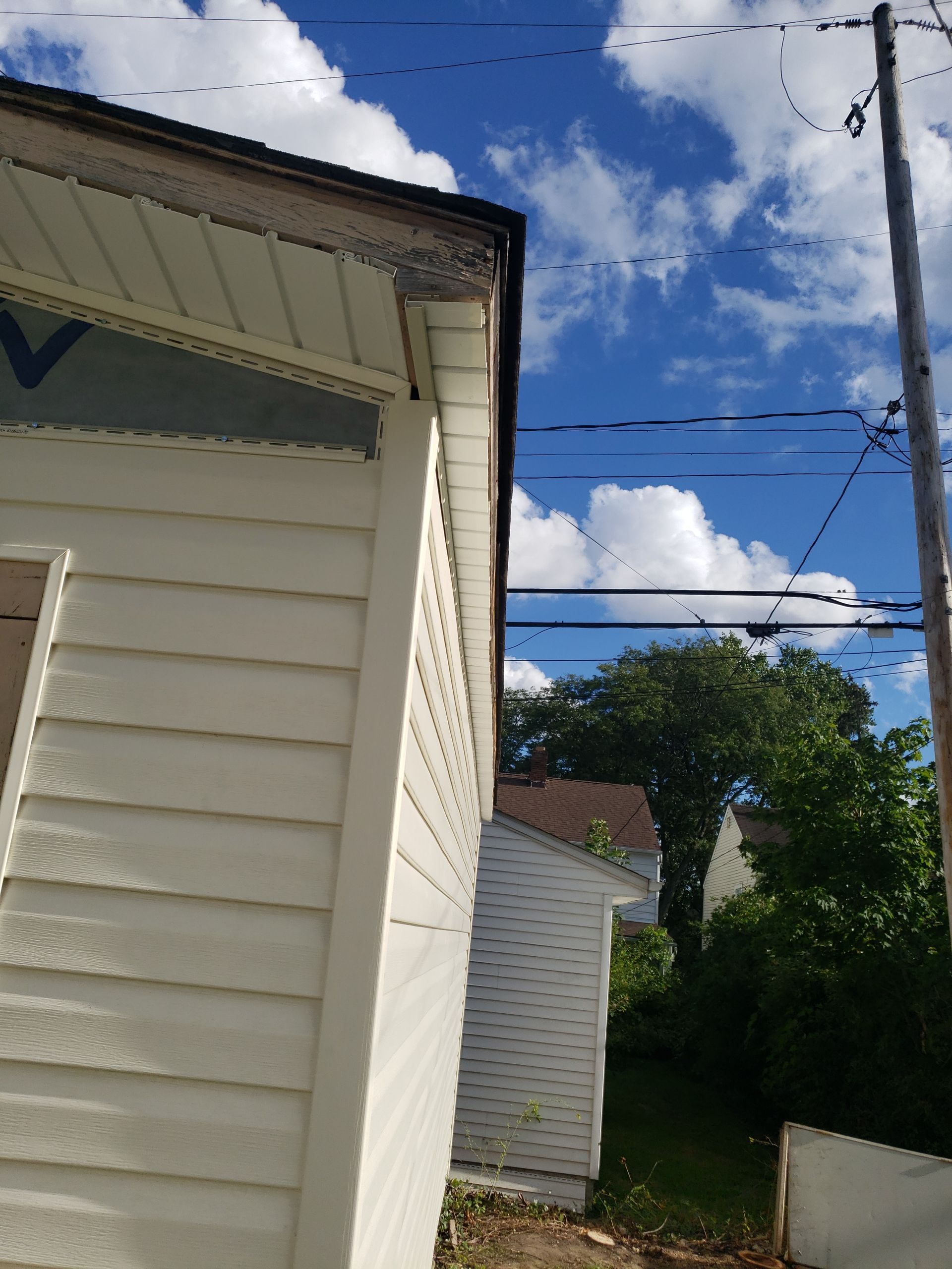 Polaris HomeView, Color: Classic Sand by Eagle Eye Roofing