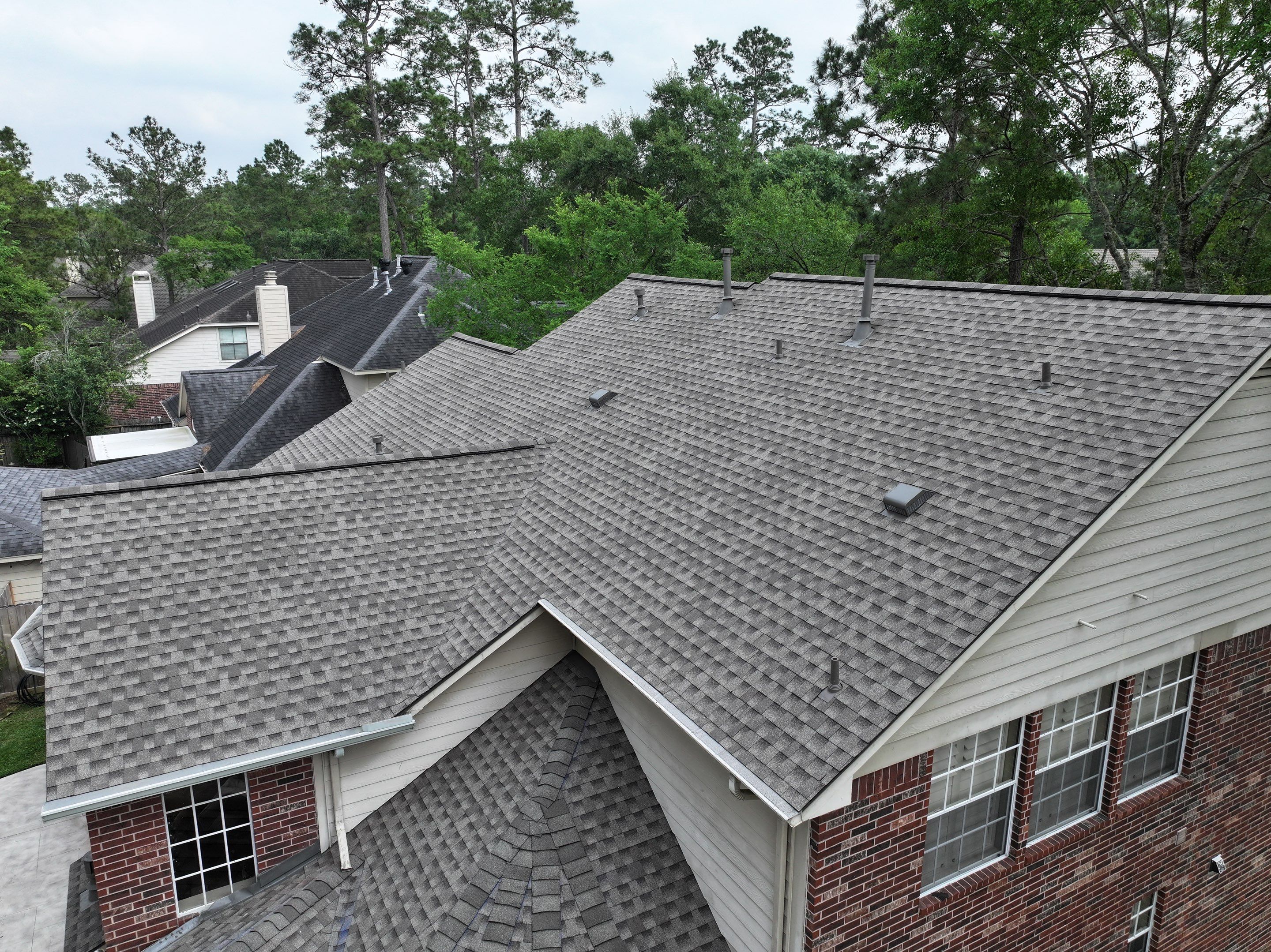 GAF HDZ - Weathered Wood by Elite Roofing LLC