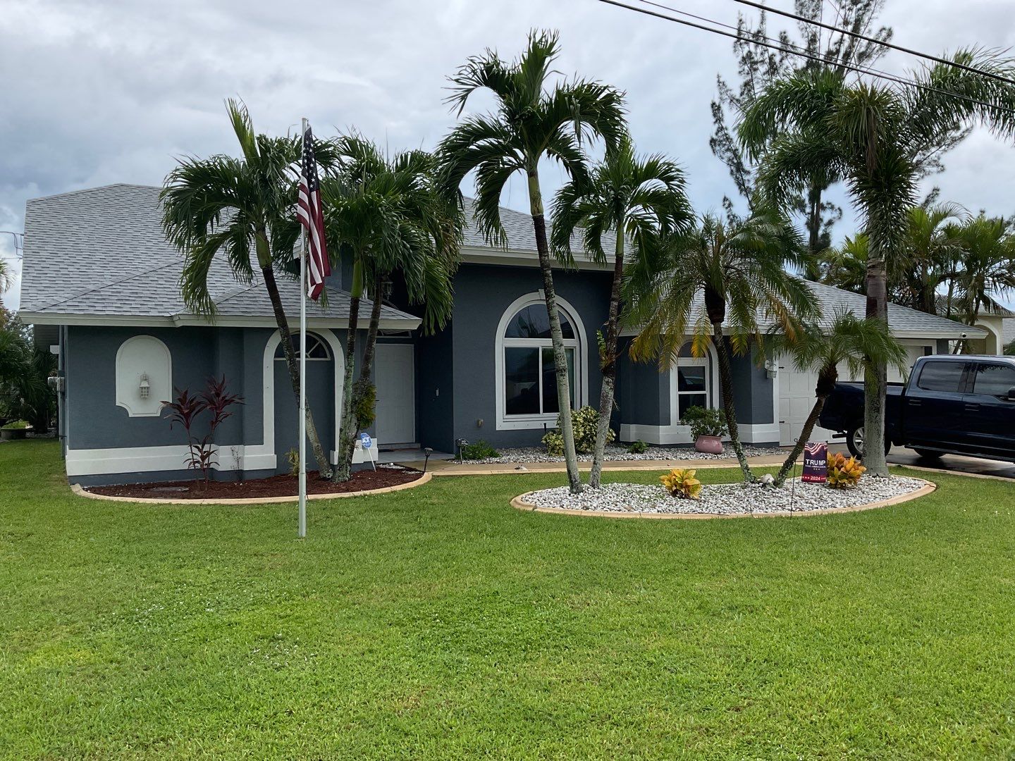 White K Style Seamless Gutters using Aluminum Seamless Gutters in Cape Coral FL by Gutter Professors
