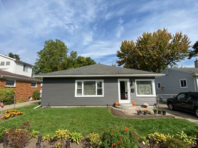 Siding Replacement using CertainTeed Restoration Classis D4