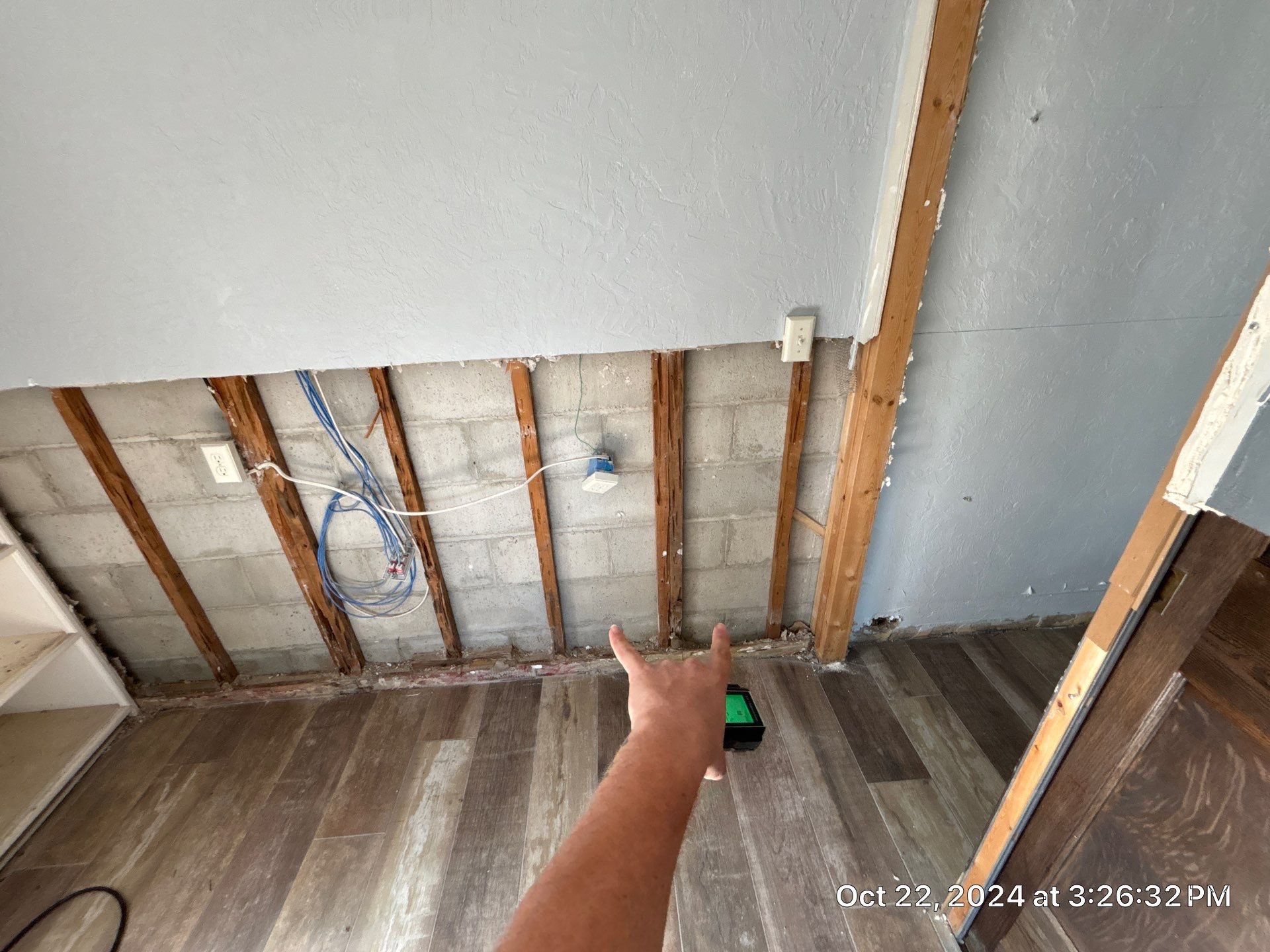Water mitigation In Bradenton Florida by Ampm Restoration Services 