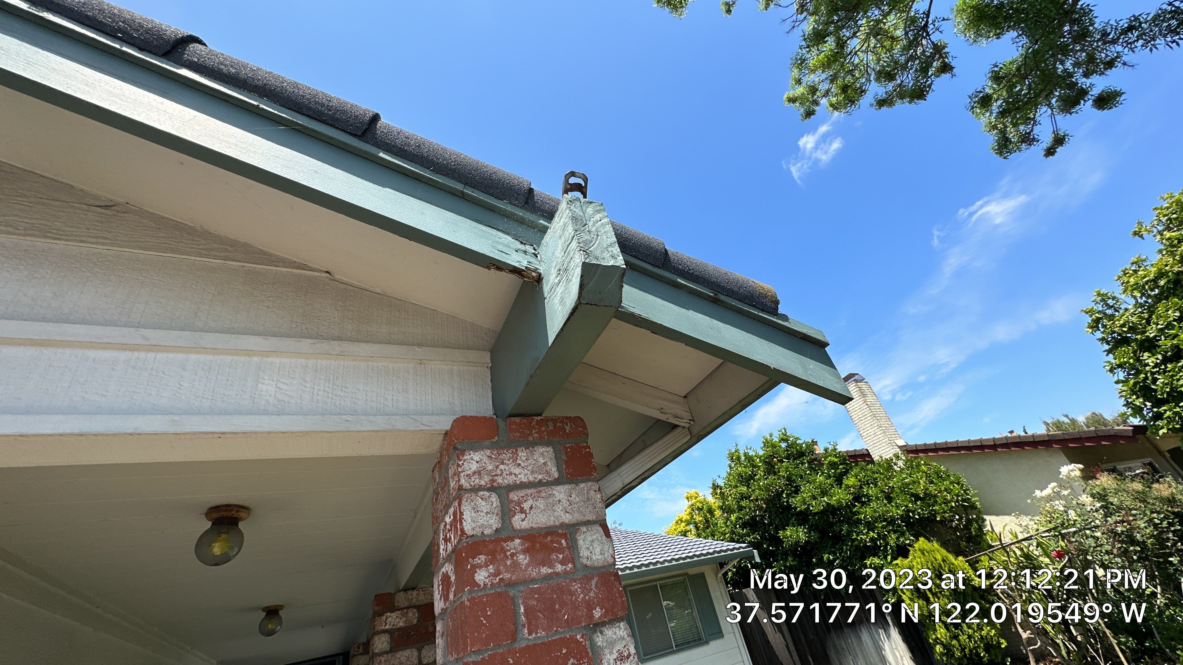 The classy gray house  by Herrera’s Bay Area Painting inc.