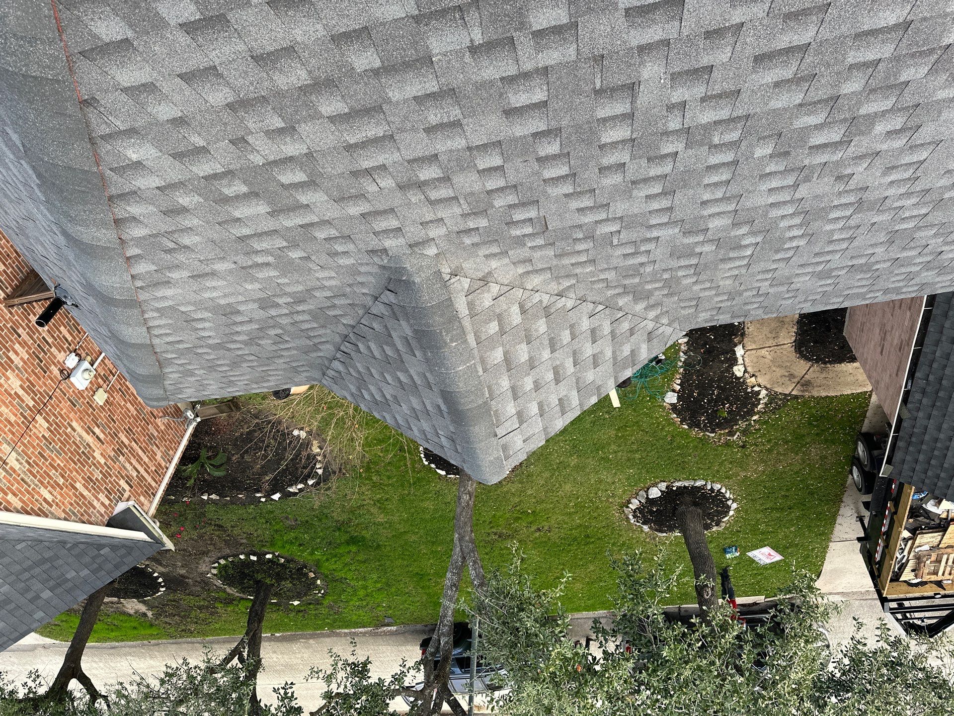 GAF HDZ CHARCOAL W/ PREMIUM RIDGE Z by Motion Roofing