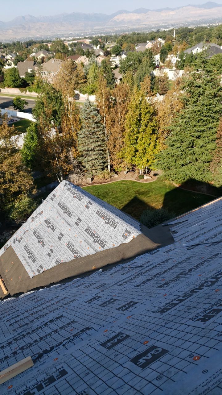 Residential Roofing Installation using GAF Glenwood Premium Shingle by The Roof Doctor