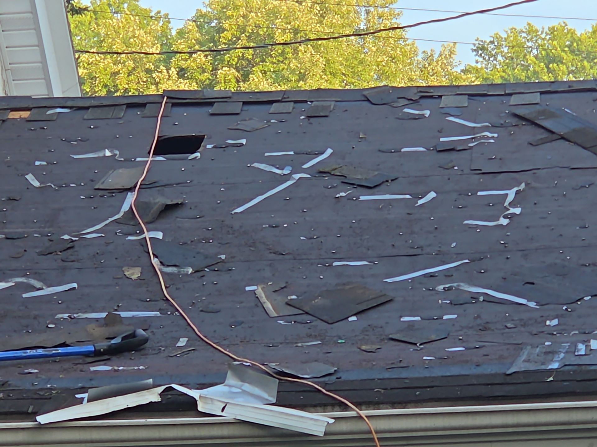 Charleston WV IKO Dynasty Roof Replacement – Premium Asphalt Shingles & Expert Installation by Mr. Roofer