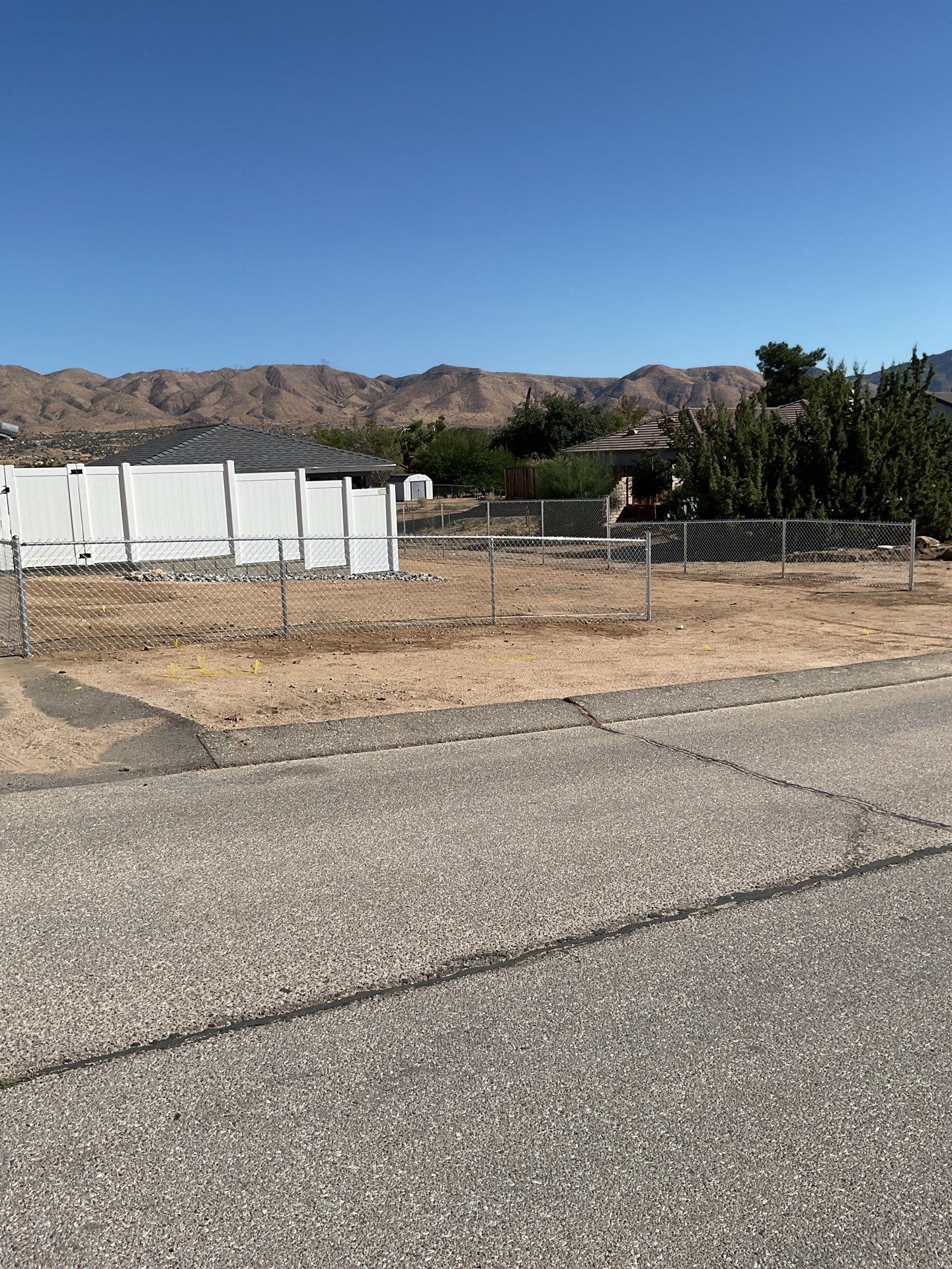 Fence Installation using chain -link by Fence Guys Inc.