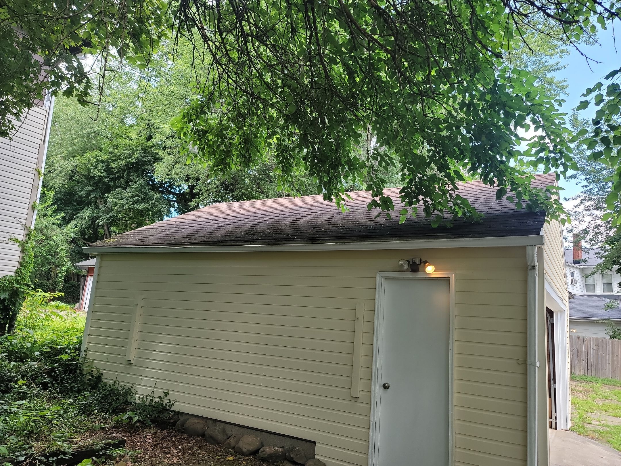 Atlas Pinnacle, Color: Heatherblend, Drip Edge: White by Eagle Eye Roofing