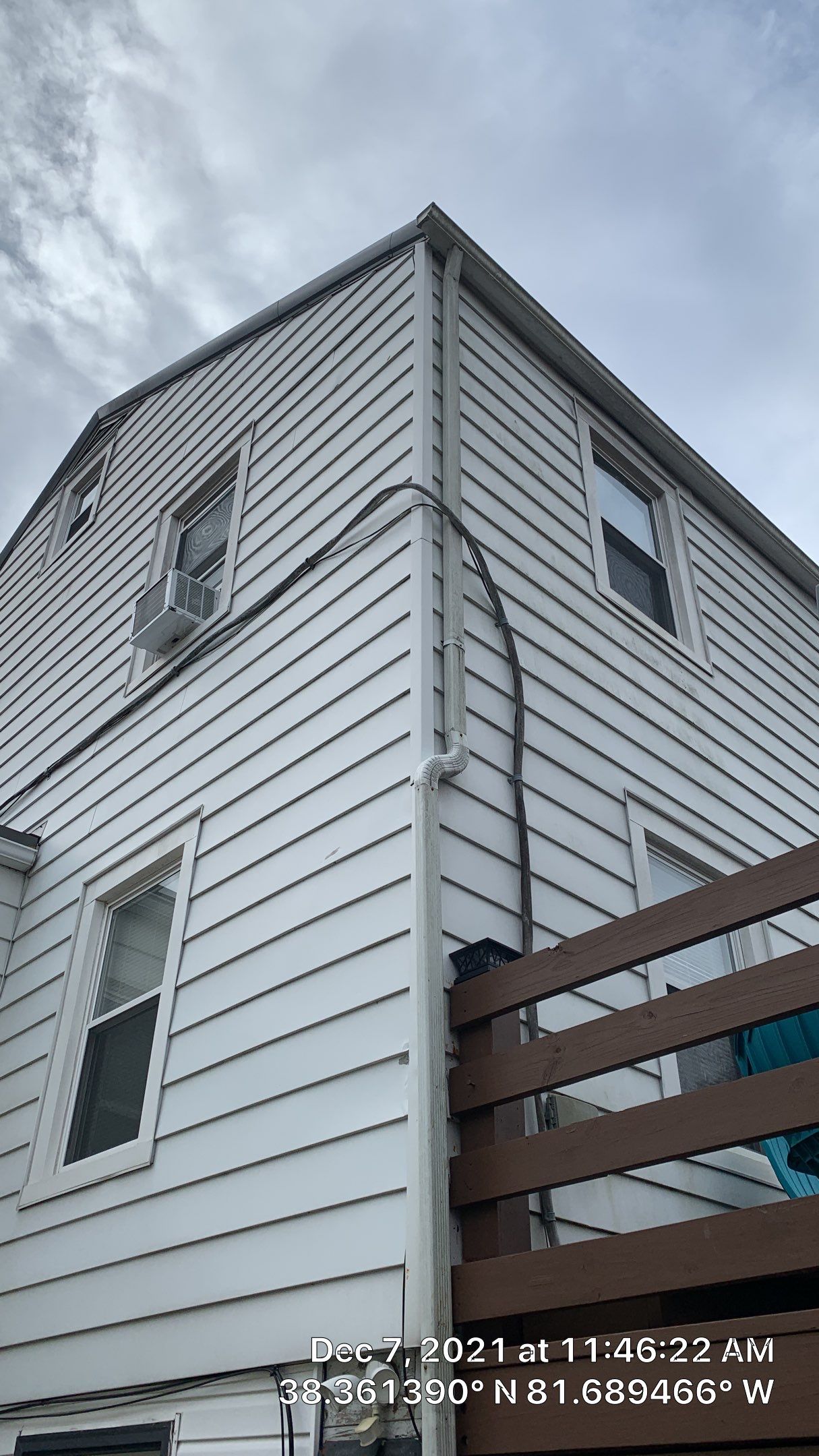 Siding Installation using Exterior Portfolio Portsmouth Vinyl Cedar Shakes by Secure Construction Company Inc
