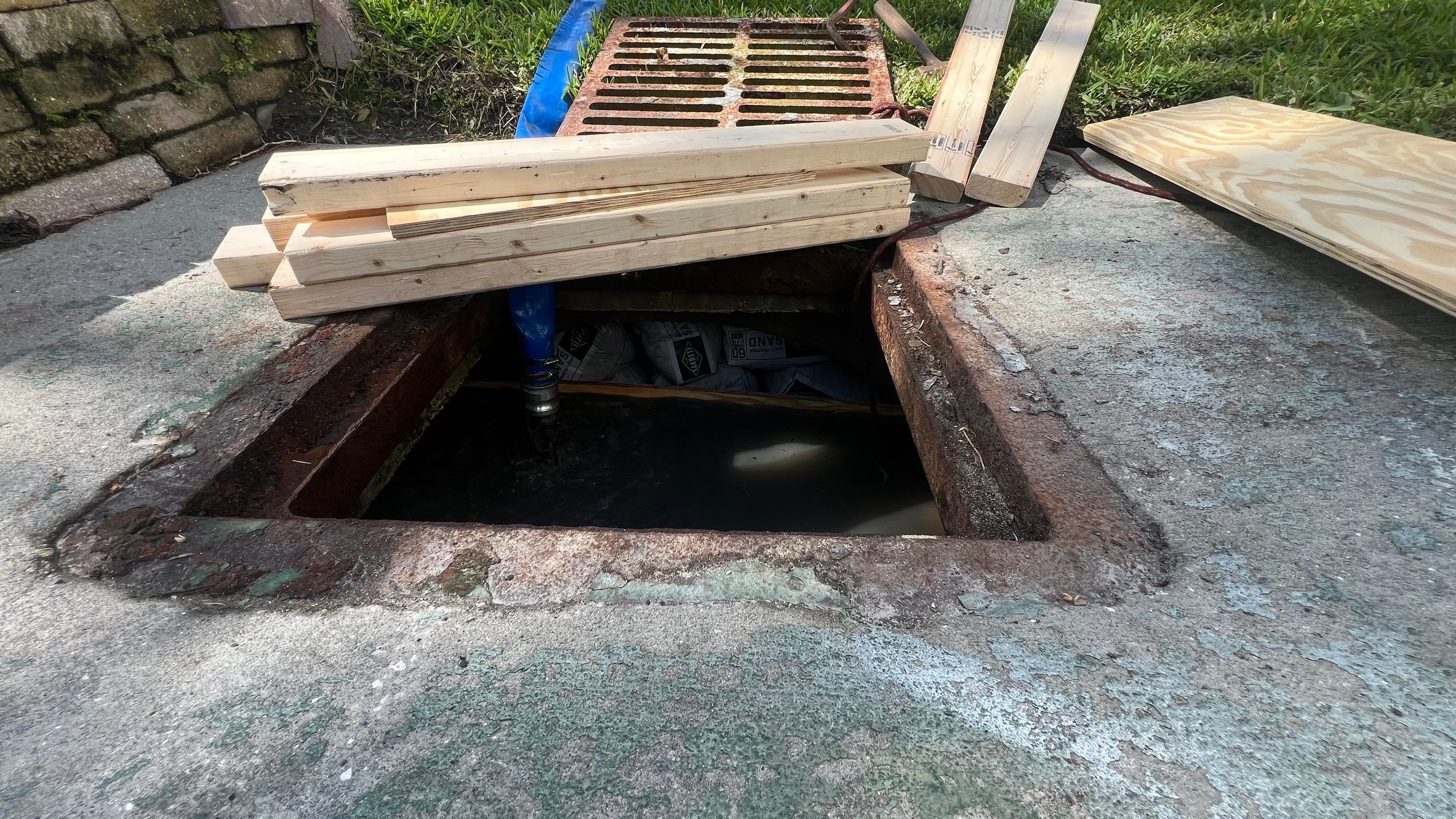 Condo Parking Garage Cleanup and Stormwater System Maintenance by APS Power & Water