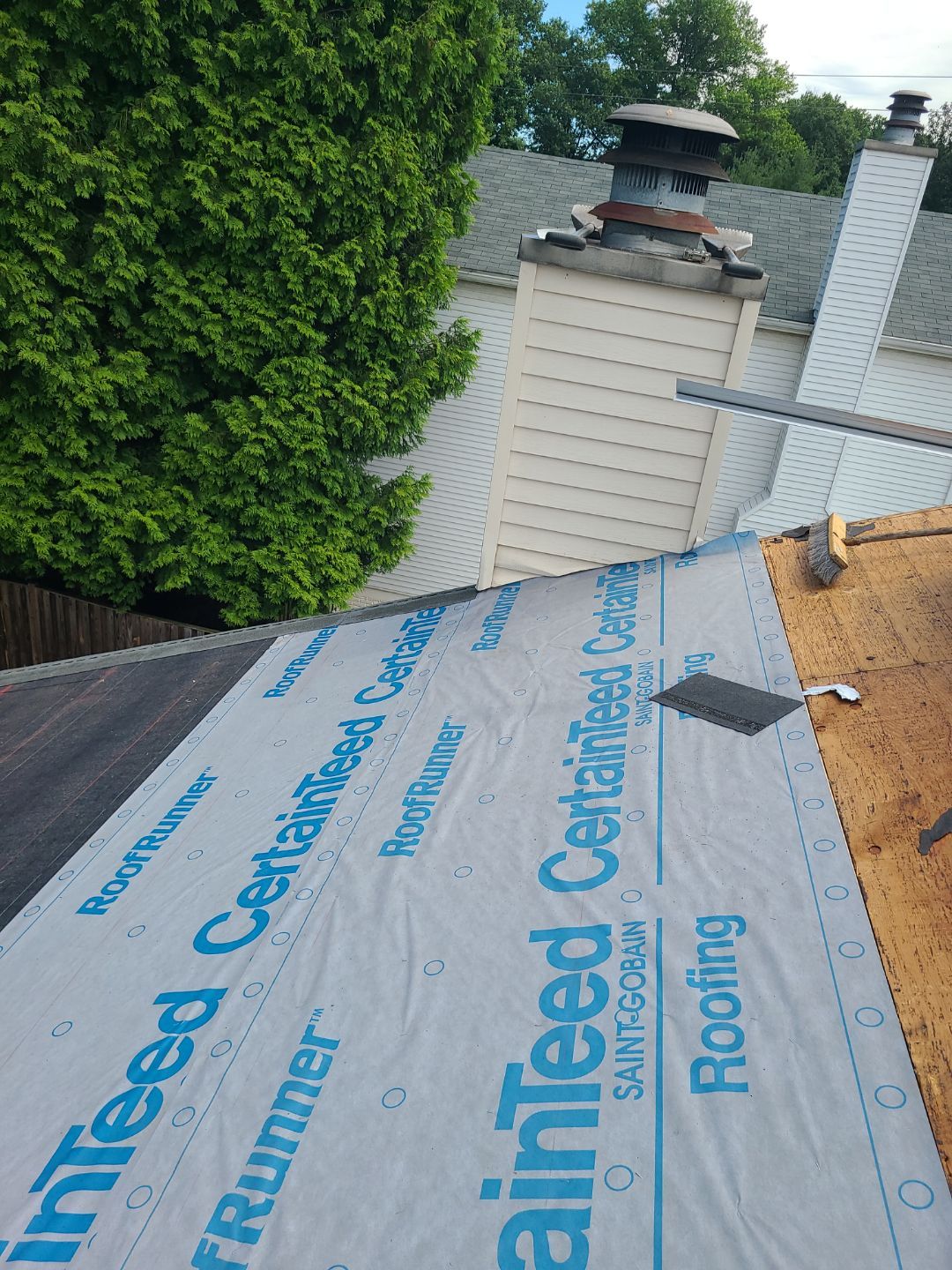 Falls Church: CertainTeed Landmark Pro Designer Shingles in Max Def Pewterwood by RM Banning, Inc.