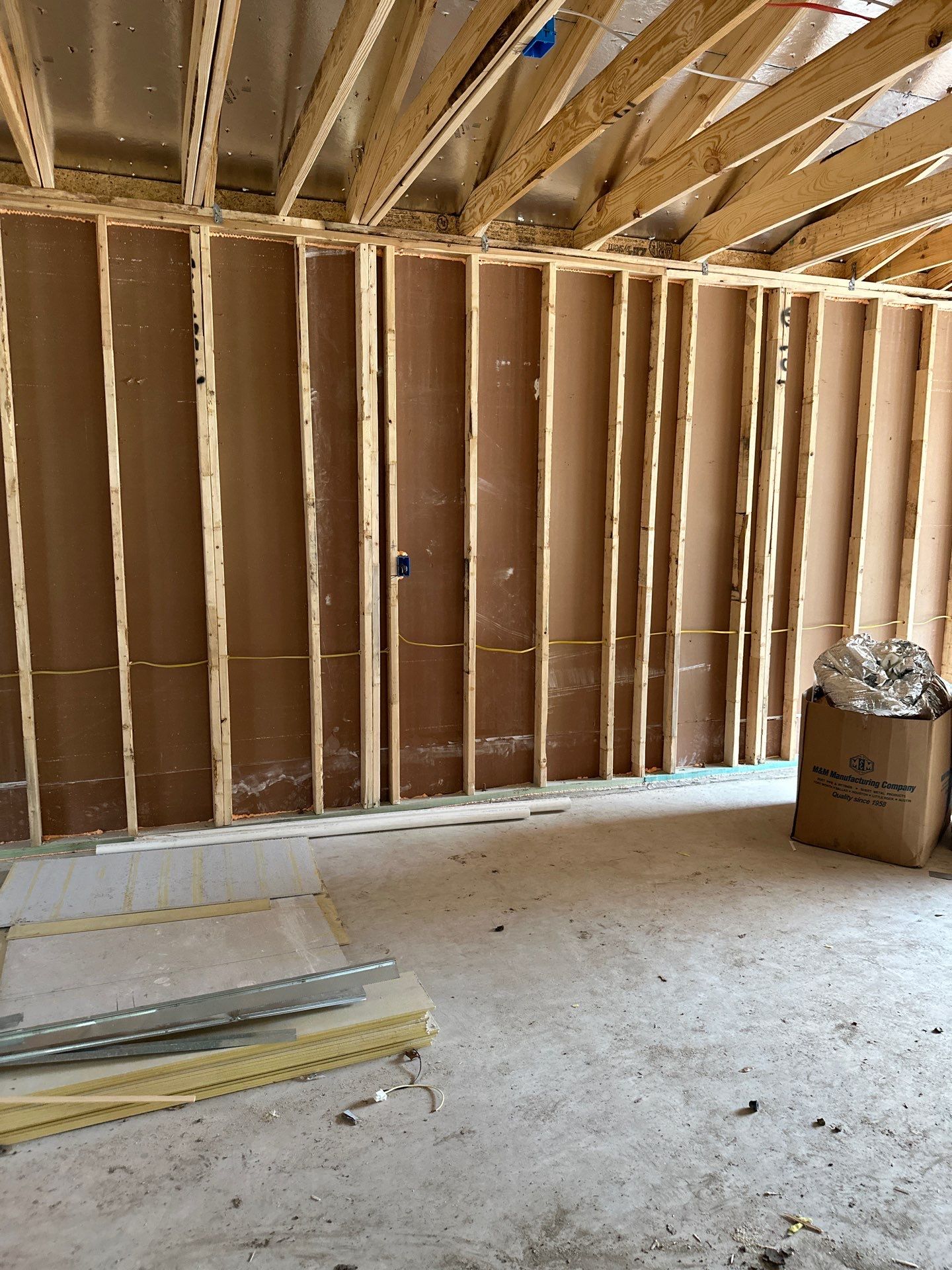 Batt install on Dallas home garage addition with a living suite.  by Apex Insulation Solutions