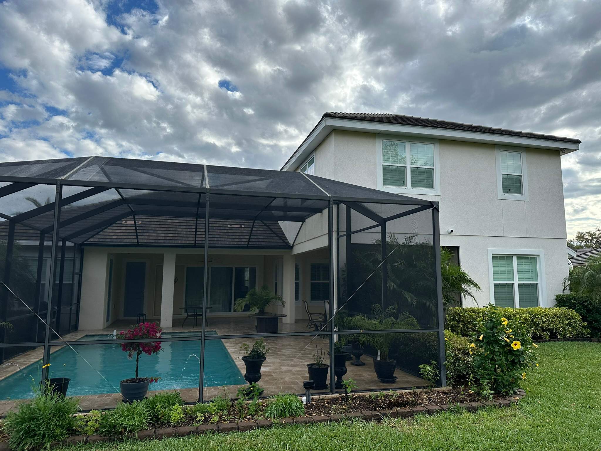 House Wash & Pool Screen Enclosure Cleaning in Winding River Community, Bradenton, FL | Sunshine AquaWash by Sunshine AquaWash